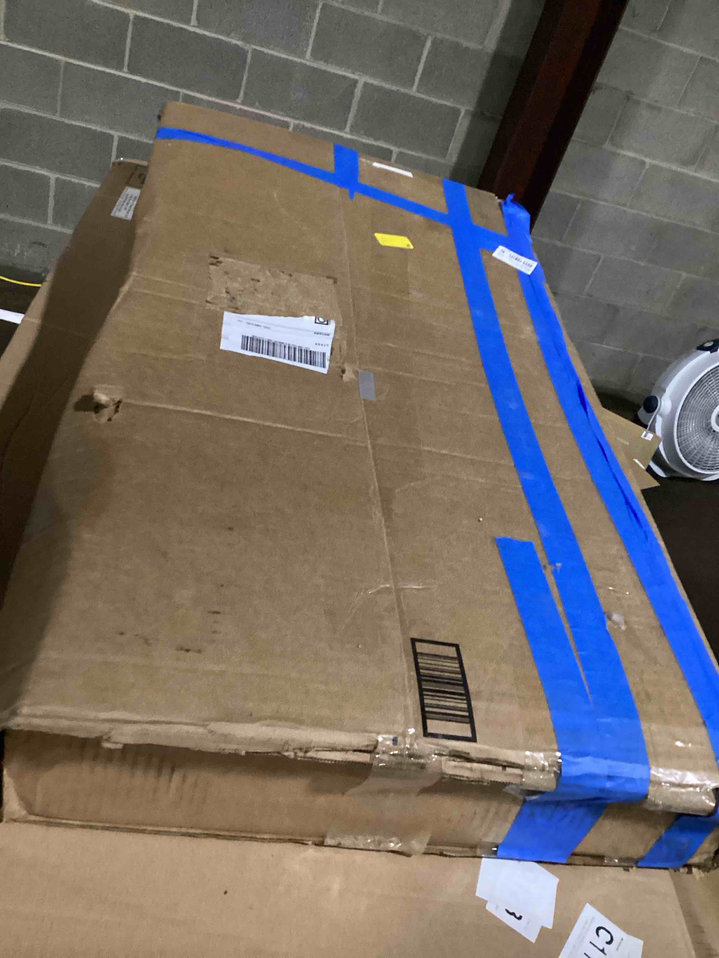 https://s3.amazonaws.com/lotting-images-prod/bidfta/GRA3551872_1749472600690.jpeg