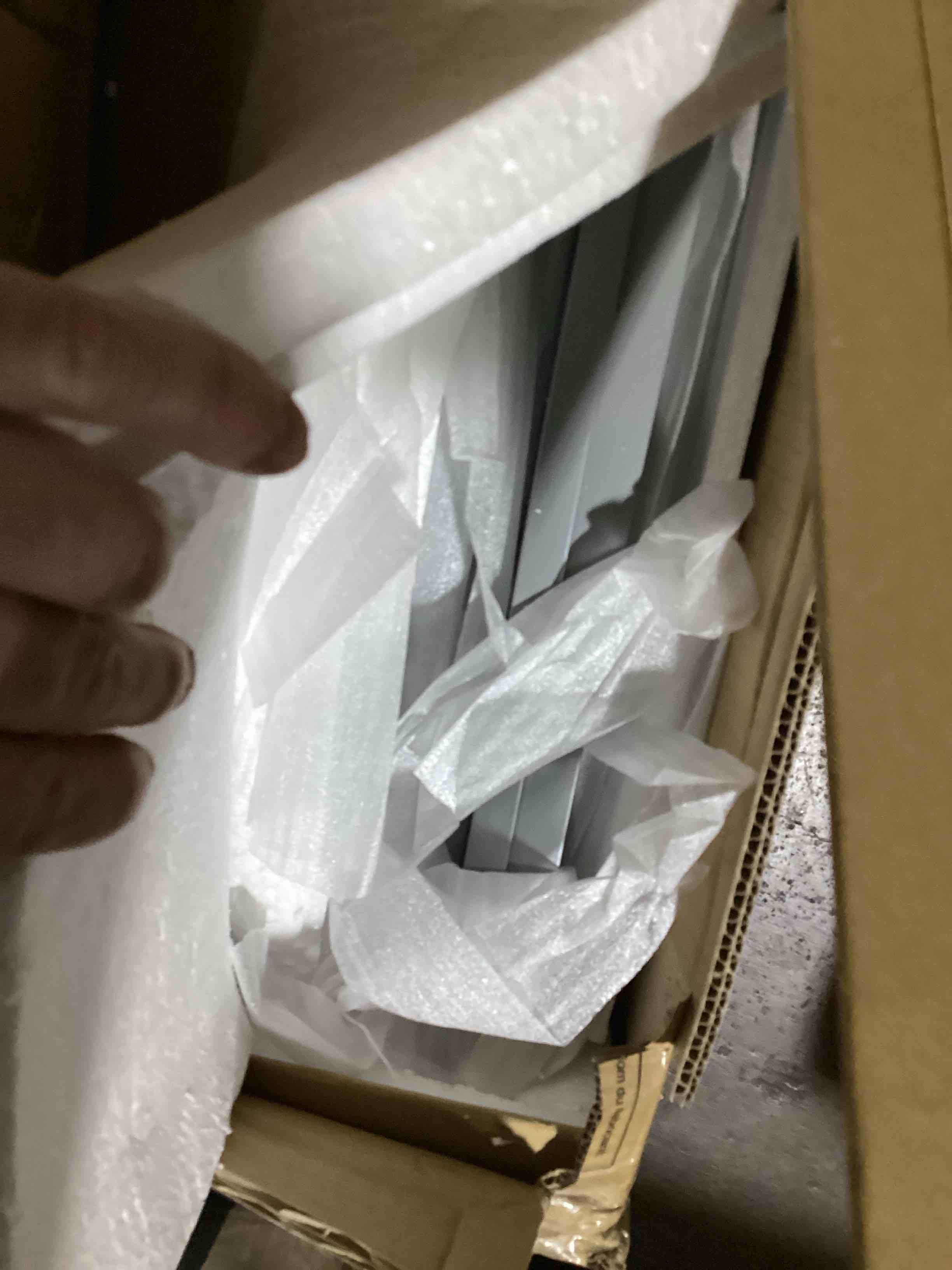 https://s3.amazonaws.com/lotting-images-prod/bidfta/GRA3552389_1750085485769.jpeg
