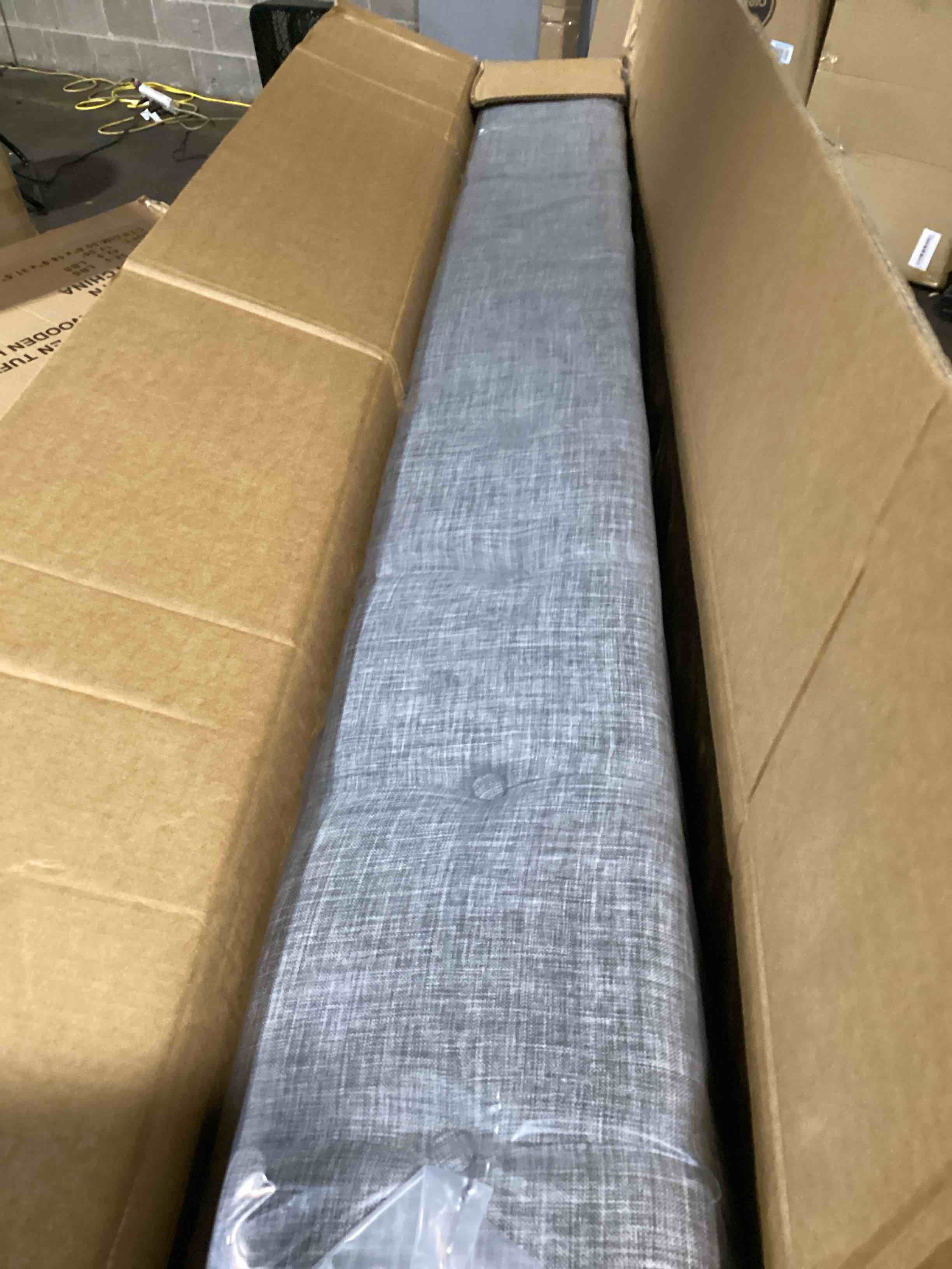 https://s3.amazonaws.com/lotting-images-prod/bidfta/GRA3552584_1750332367422.jpeg