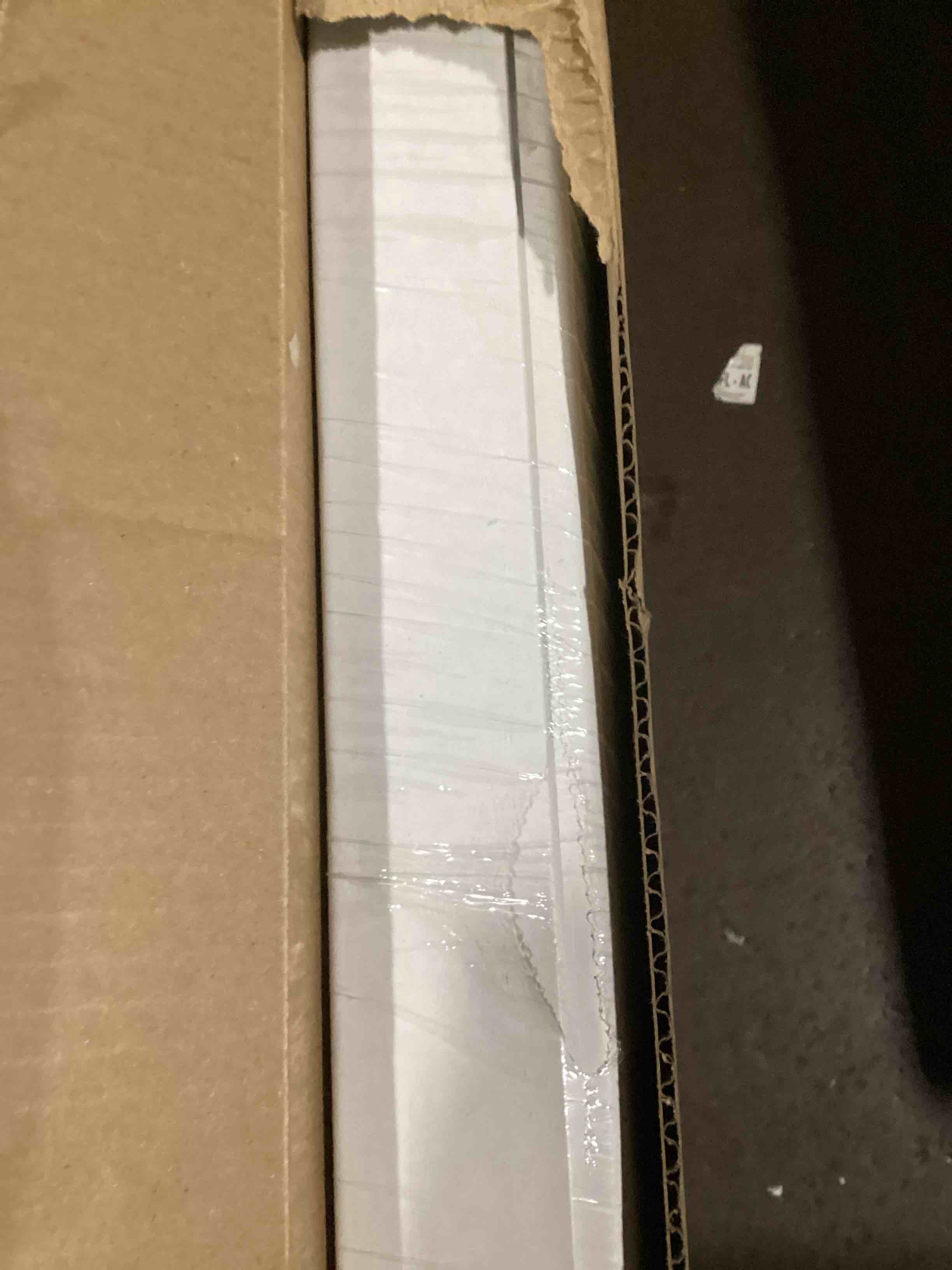 https://s3.amazonaws.com/lotting-images-prod/bidfta/GRA3552663_1750351172523.jpeg
