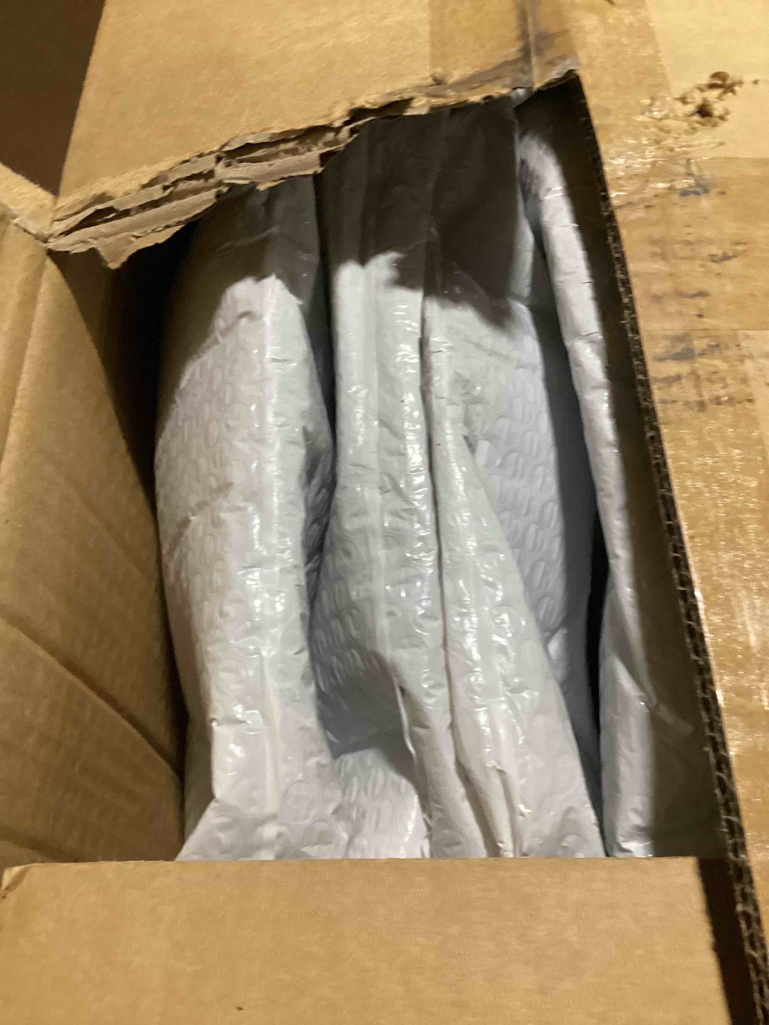 https://s3.amazonaws.com/lotting-images-prod/bidfta/GRA3552862_1750765551078.jpeg