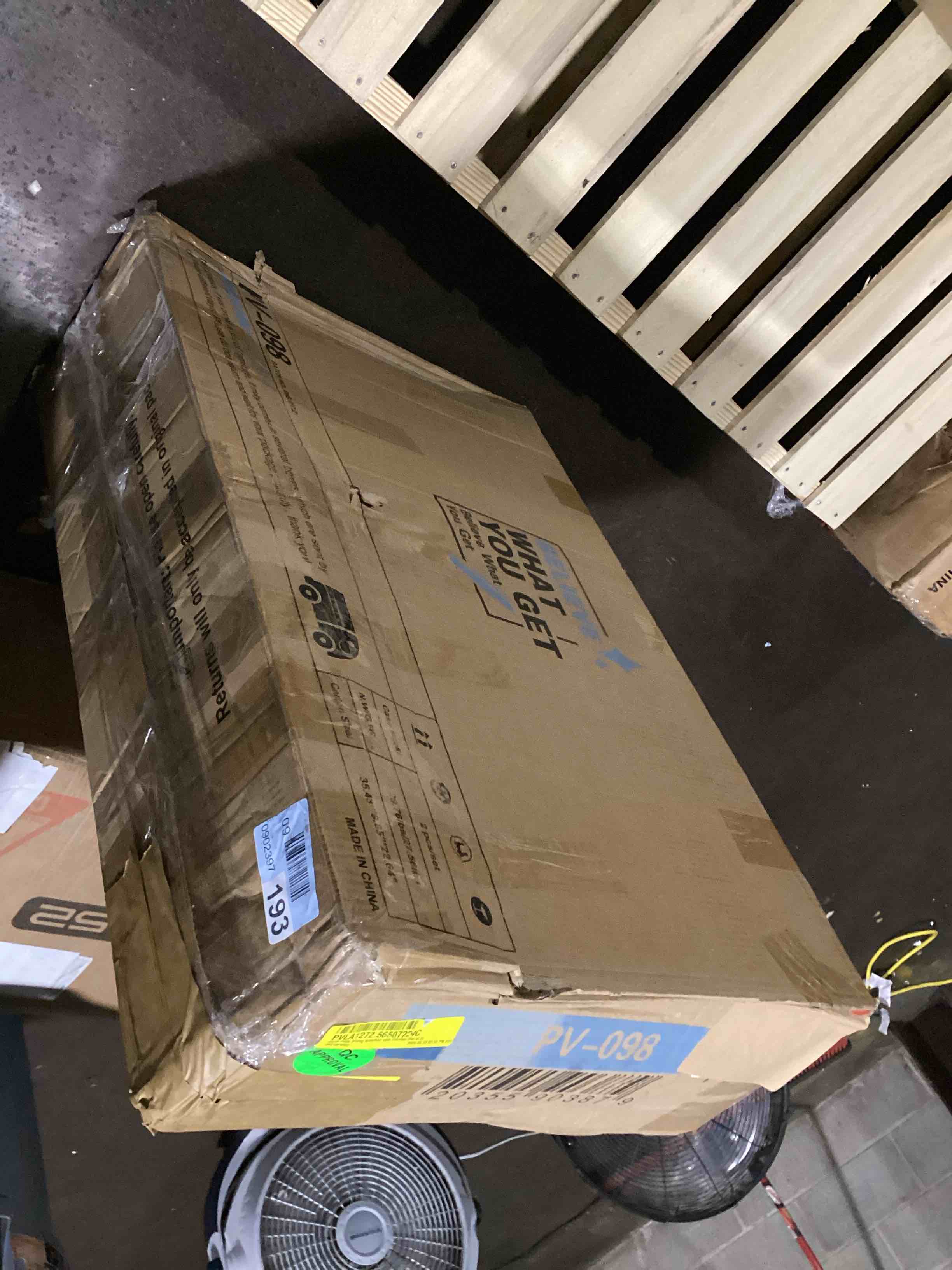 https://s3.amazonaws.com/lotting-images-prod/bidfta/GRA3552960_1750783129819.jpeg