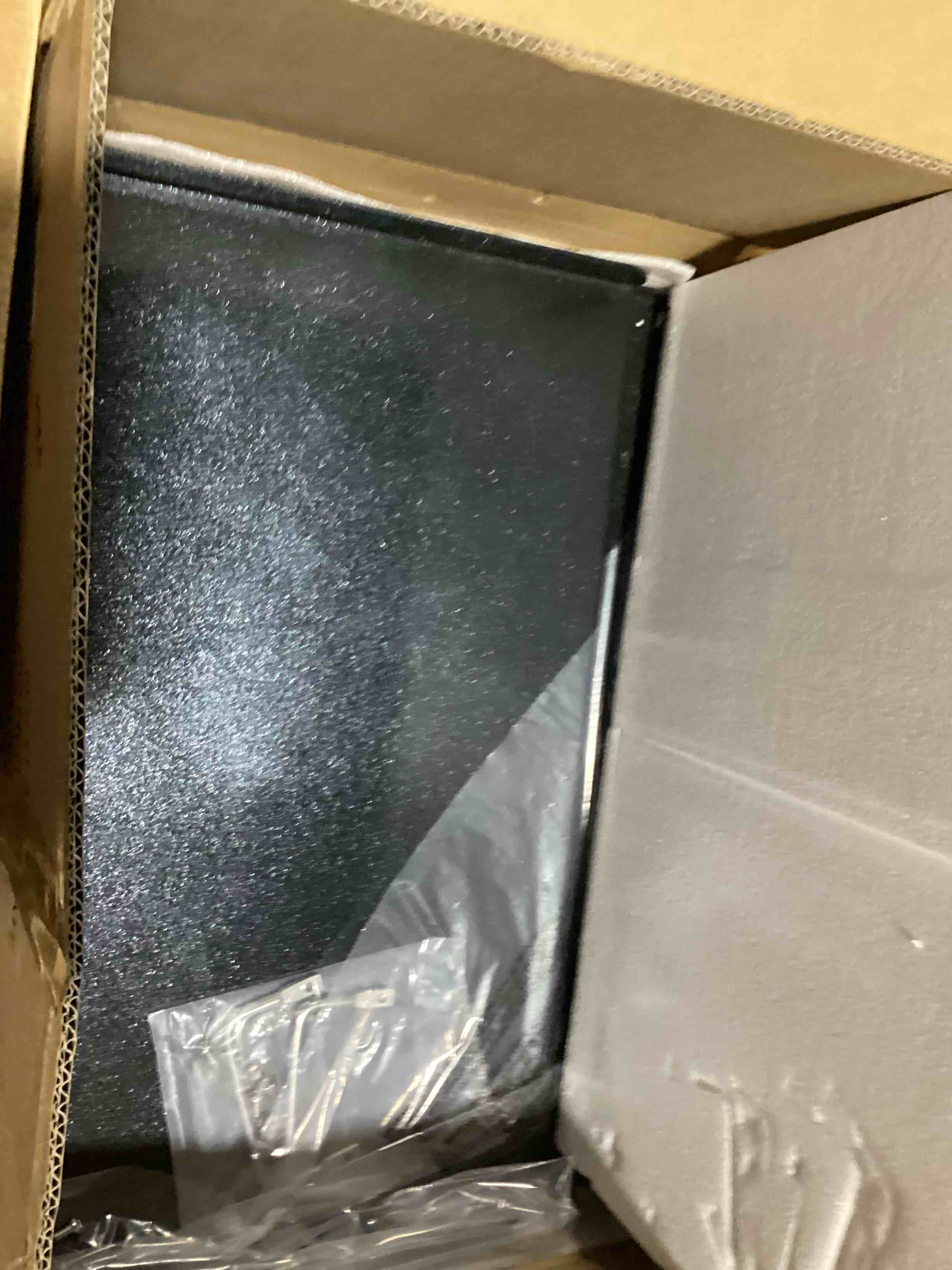 https://s3.amazonaws.com/lotting-images-prod/bidfta/GRA3553031_1745850307566.jpeg