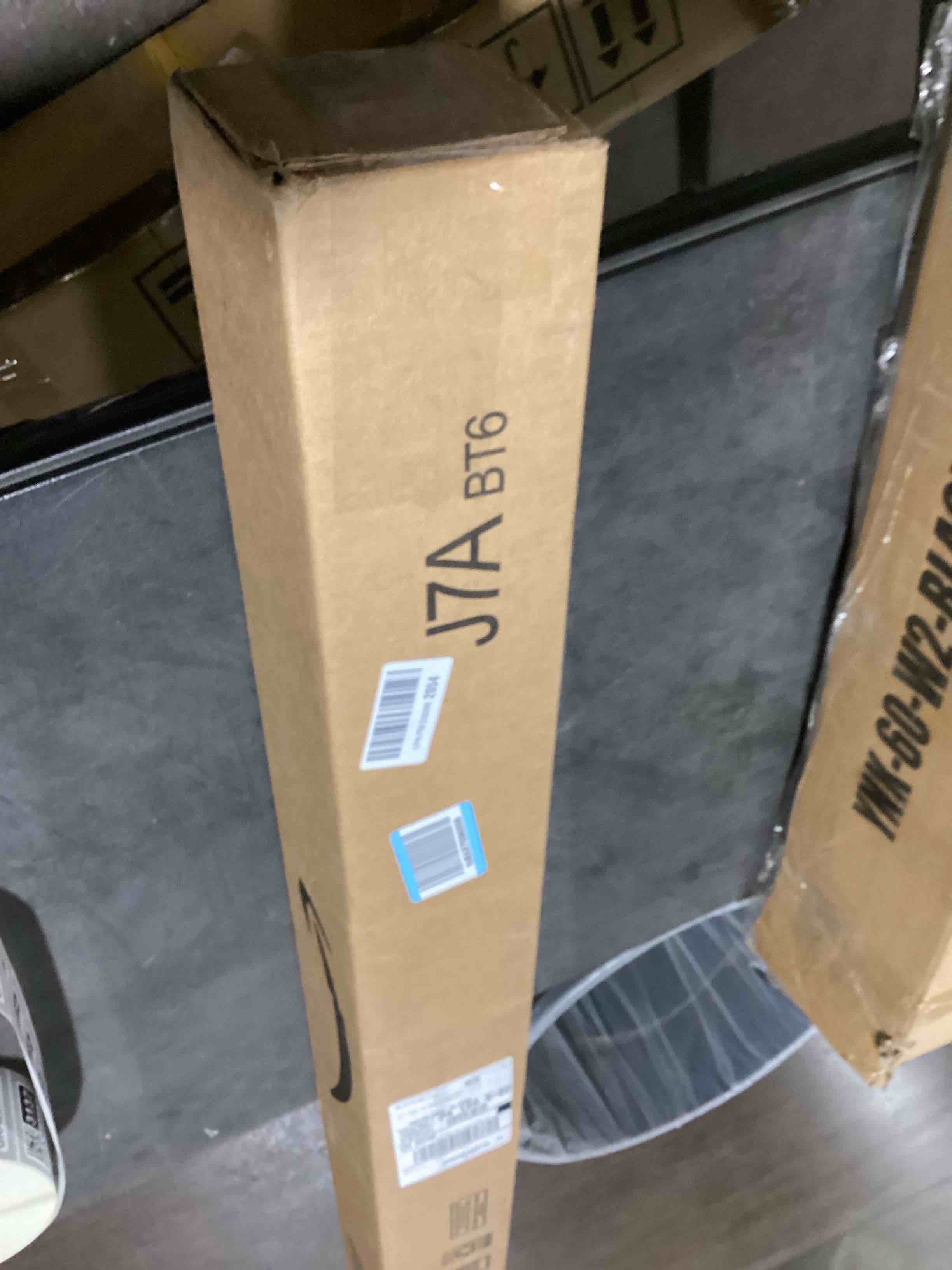 https://s3.amazonaws.com/lotting-images-prod/bidfta/GRA3553119_1745932965322.jpeg