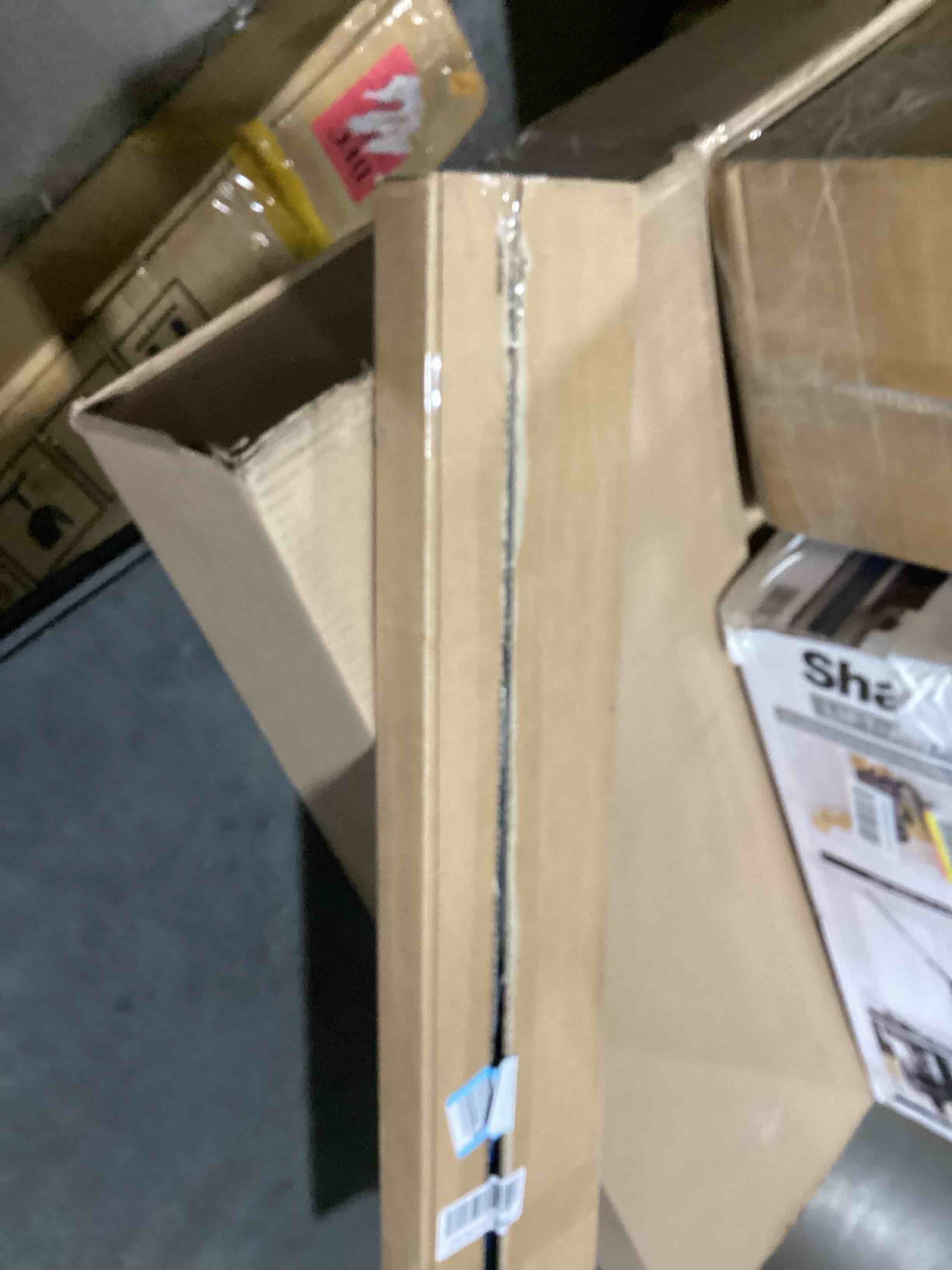 https://s3.amazonaws.com/lotting-images-prod/bidfta/GRA3553174_1745945315363.jpeg