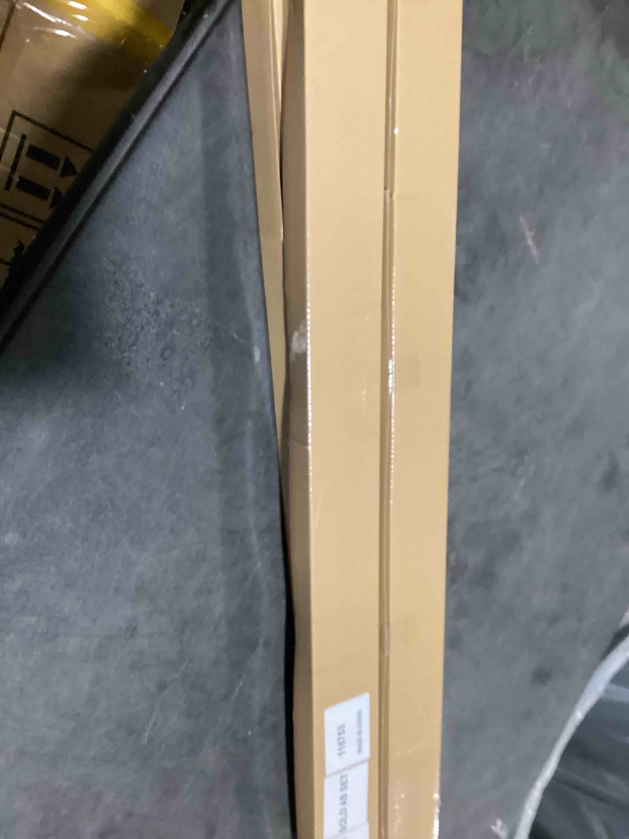 https://s3.amazonaws.com/lotting-images-prod/bidfta/GRA3553301_1746032350249.jpeg