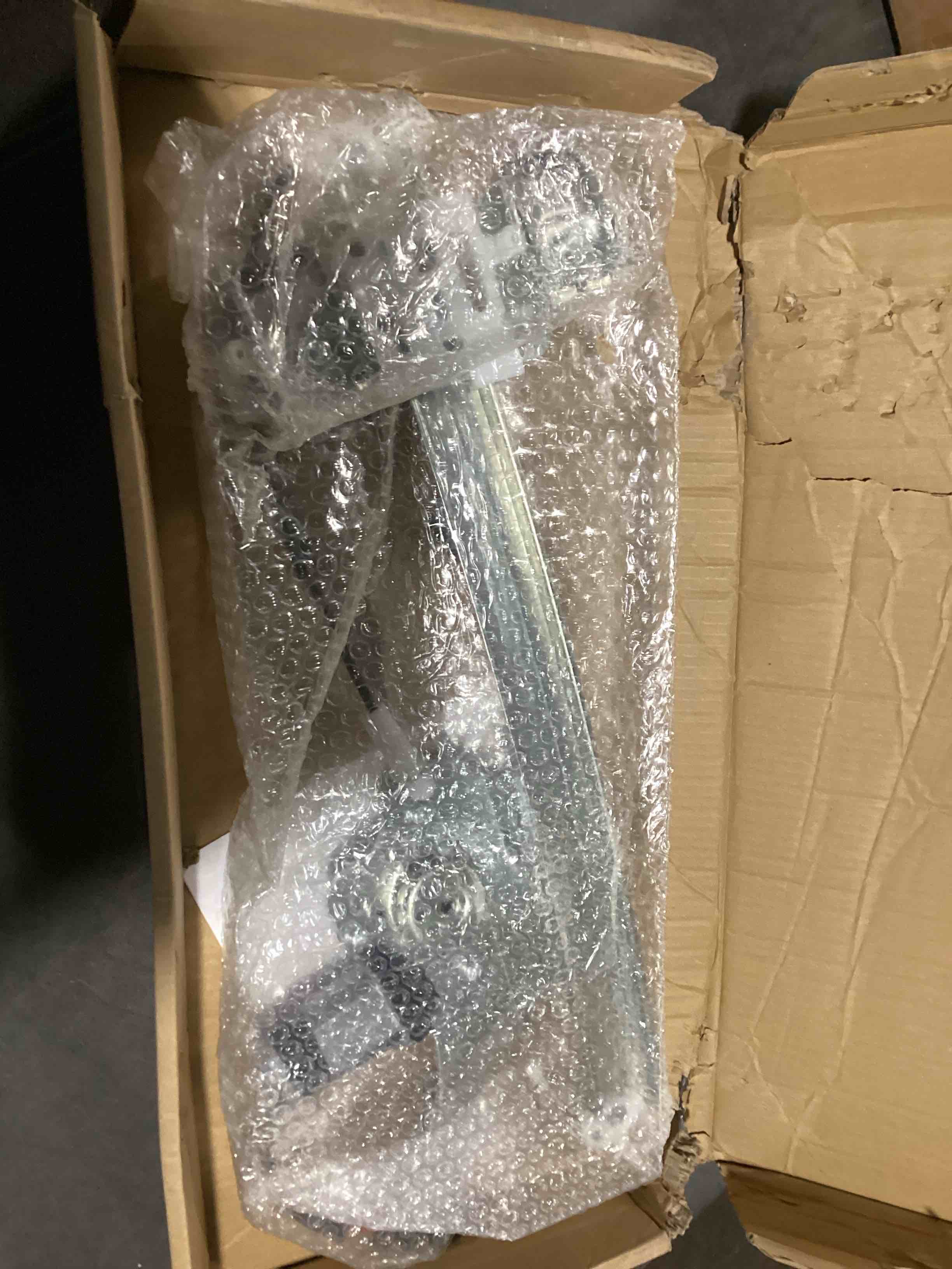 https://s3.amazonaws.com/lotting-images-prod/bidfta/GRA3553350_1746036792475.jpeg