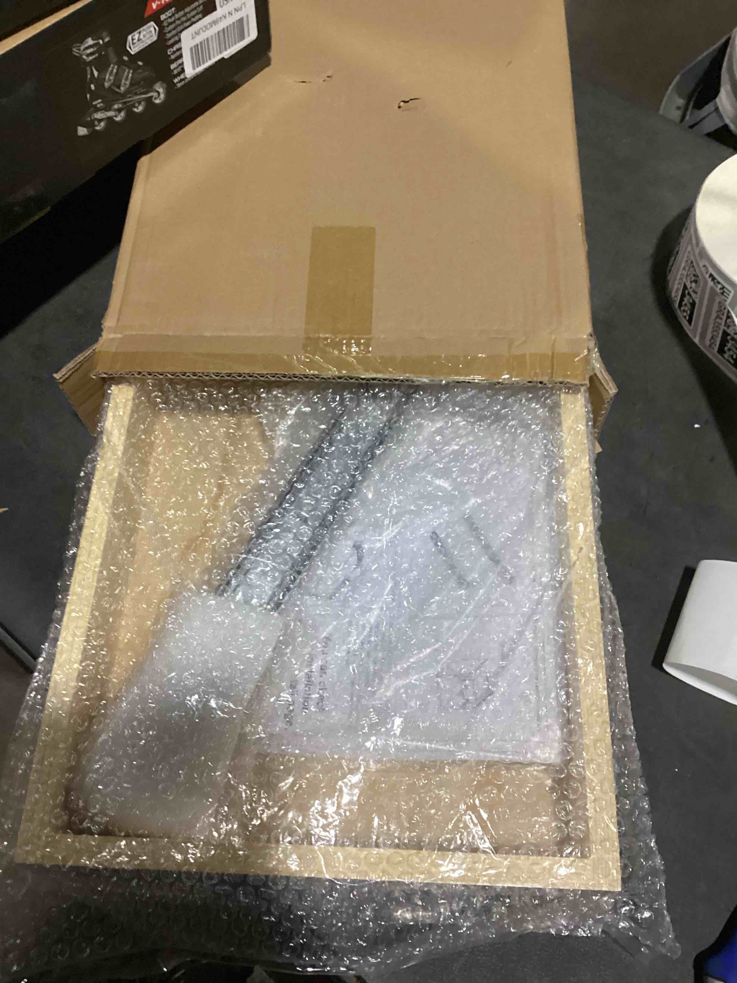 https://s3.amazonaws.com/lotting-images-prod/bidfta/GRA3553448_1746113738539.jpeg