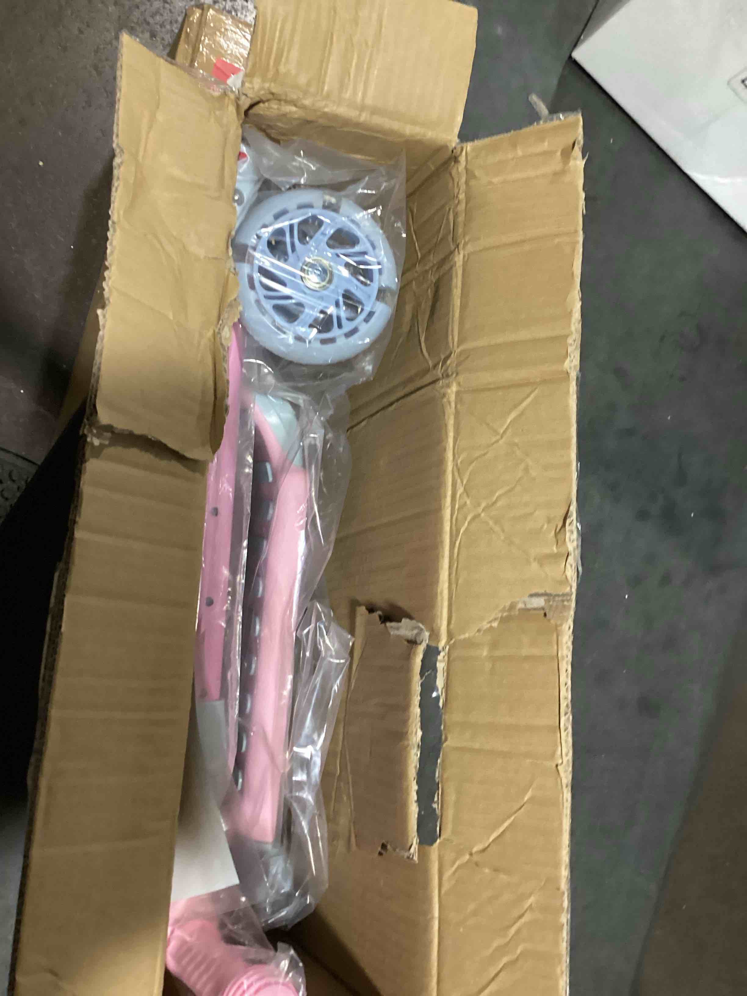 https://s3.amazonaws.com/lotting-images-prod/bidfta/GRA3553453_1746114202802.jpeg