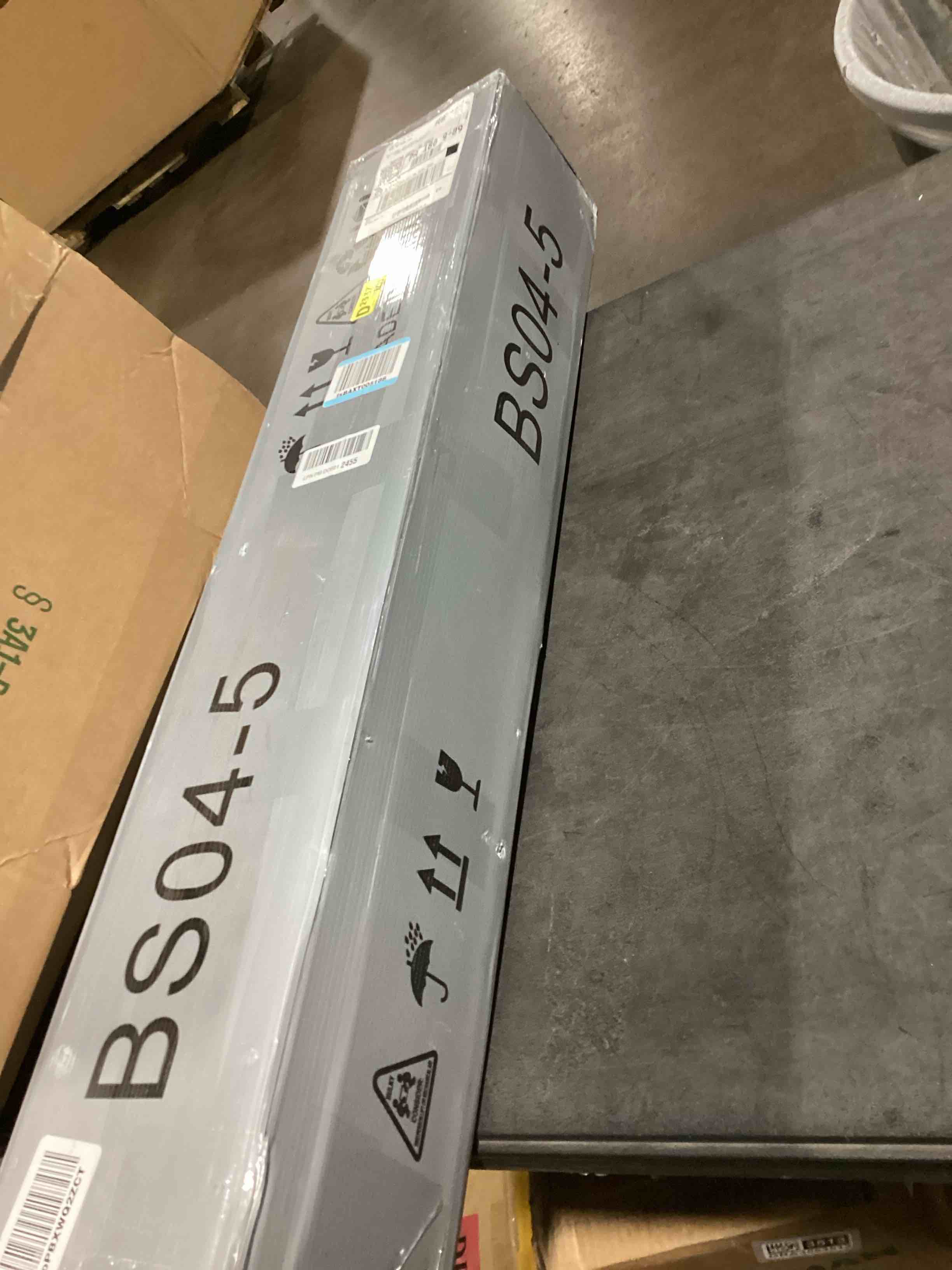 https://s3.amazonaws.com/lotting-images-prod/bidfta/GRA3553595_1746193630393.jpeg