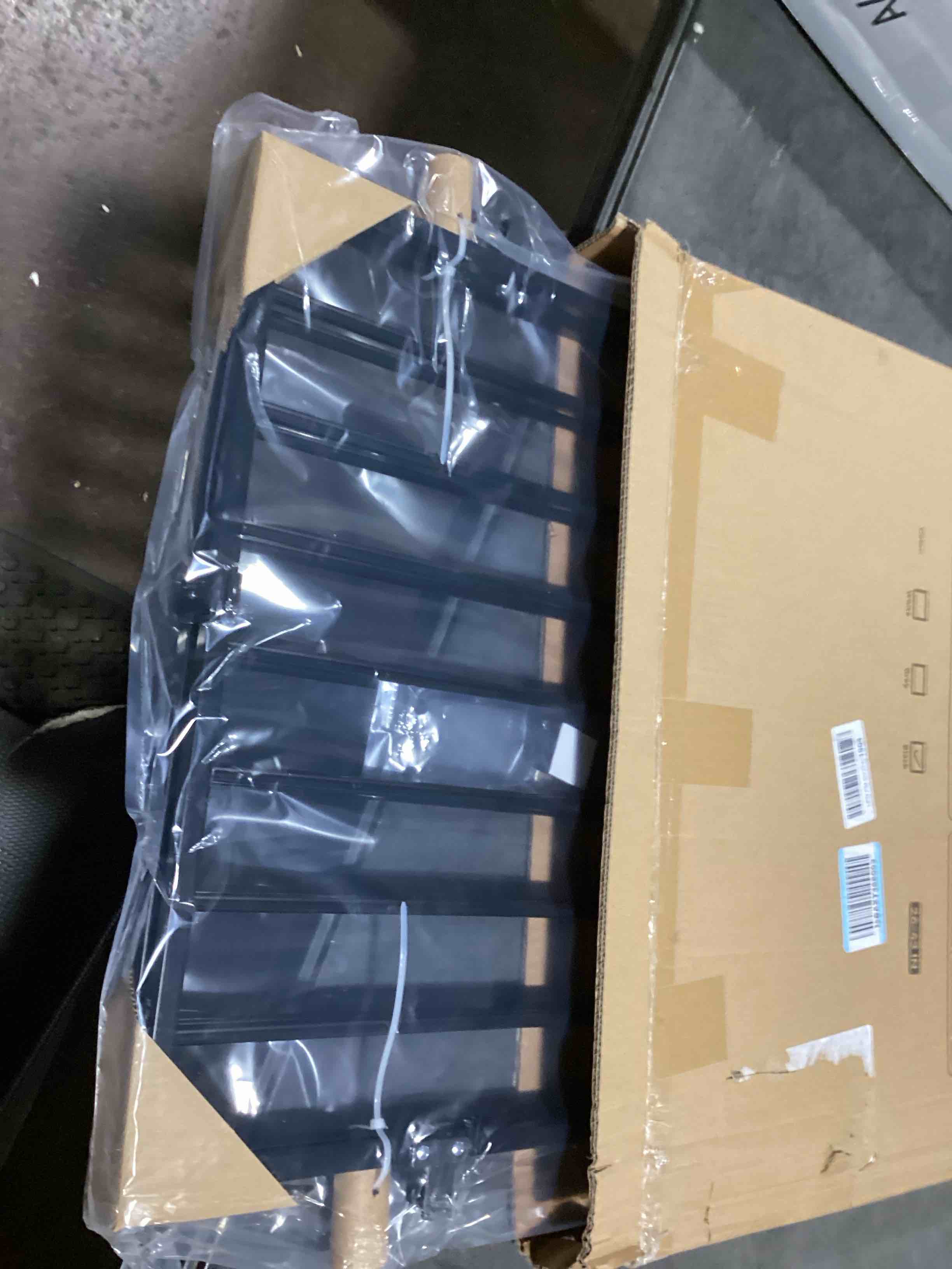 https://s3.amazonaws.com/lotting-images-prod/bidfta/GRA3553626_1746200672758.jpeg