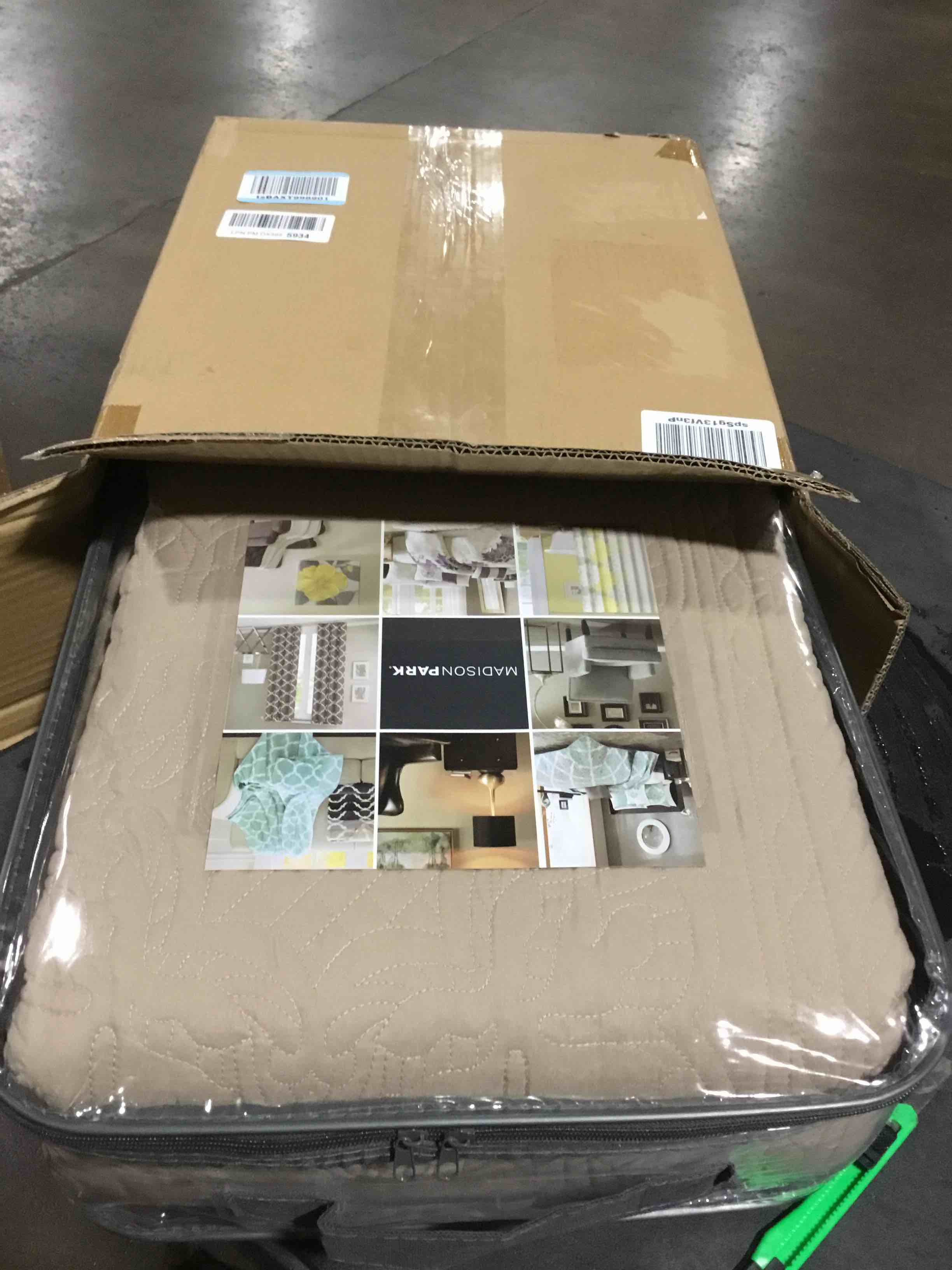 https://s3.amazonaws.com/lotting-images-prod/bidfta/GRA3553852_1746471346906.jpeg
