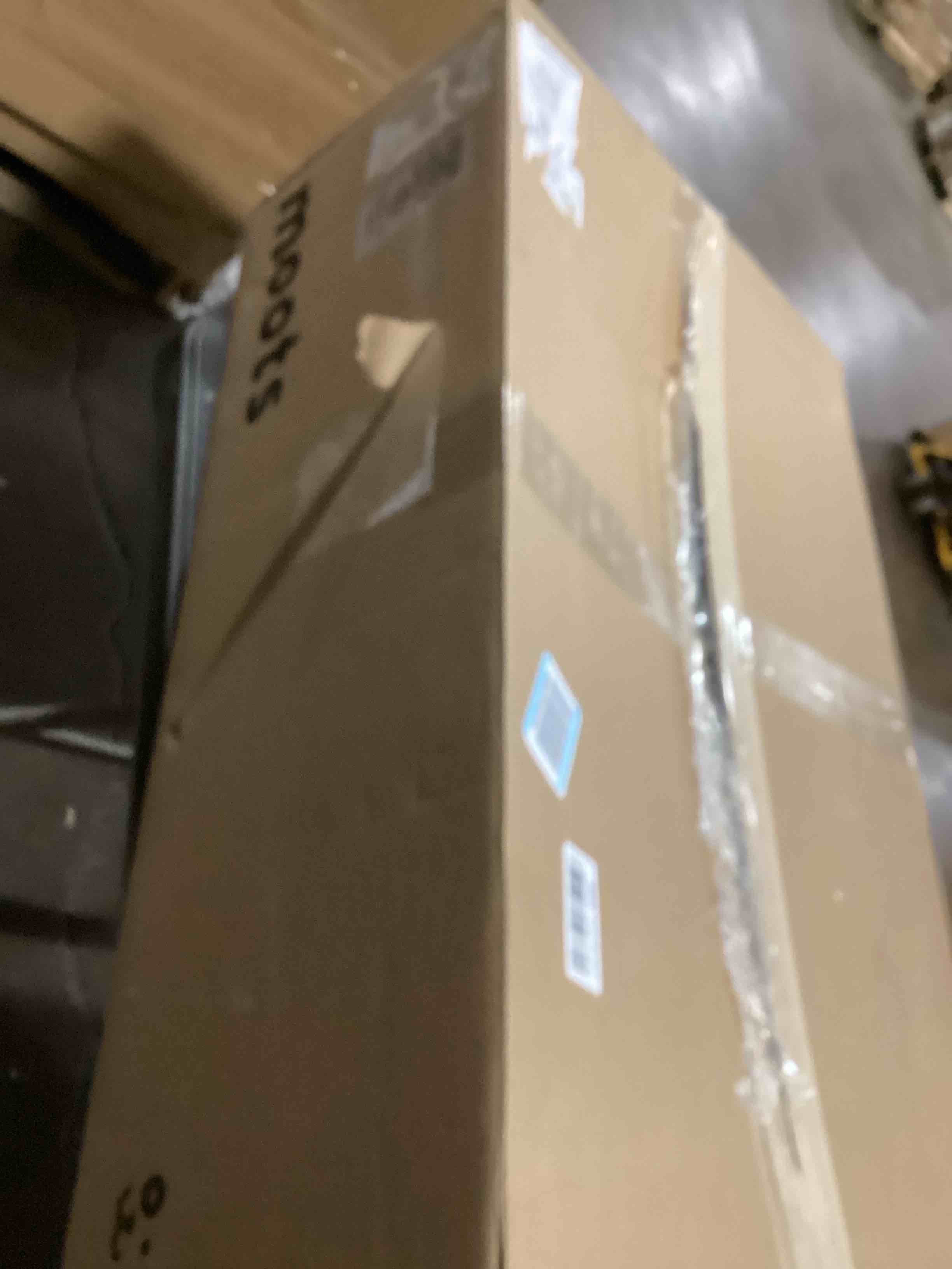https://s3.amazonaws.com/lotting-images-prod/bidfta/GRA3553889_1746534569230.jpeg