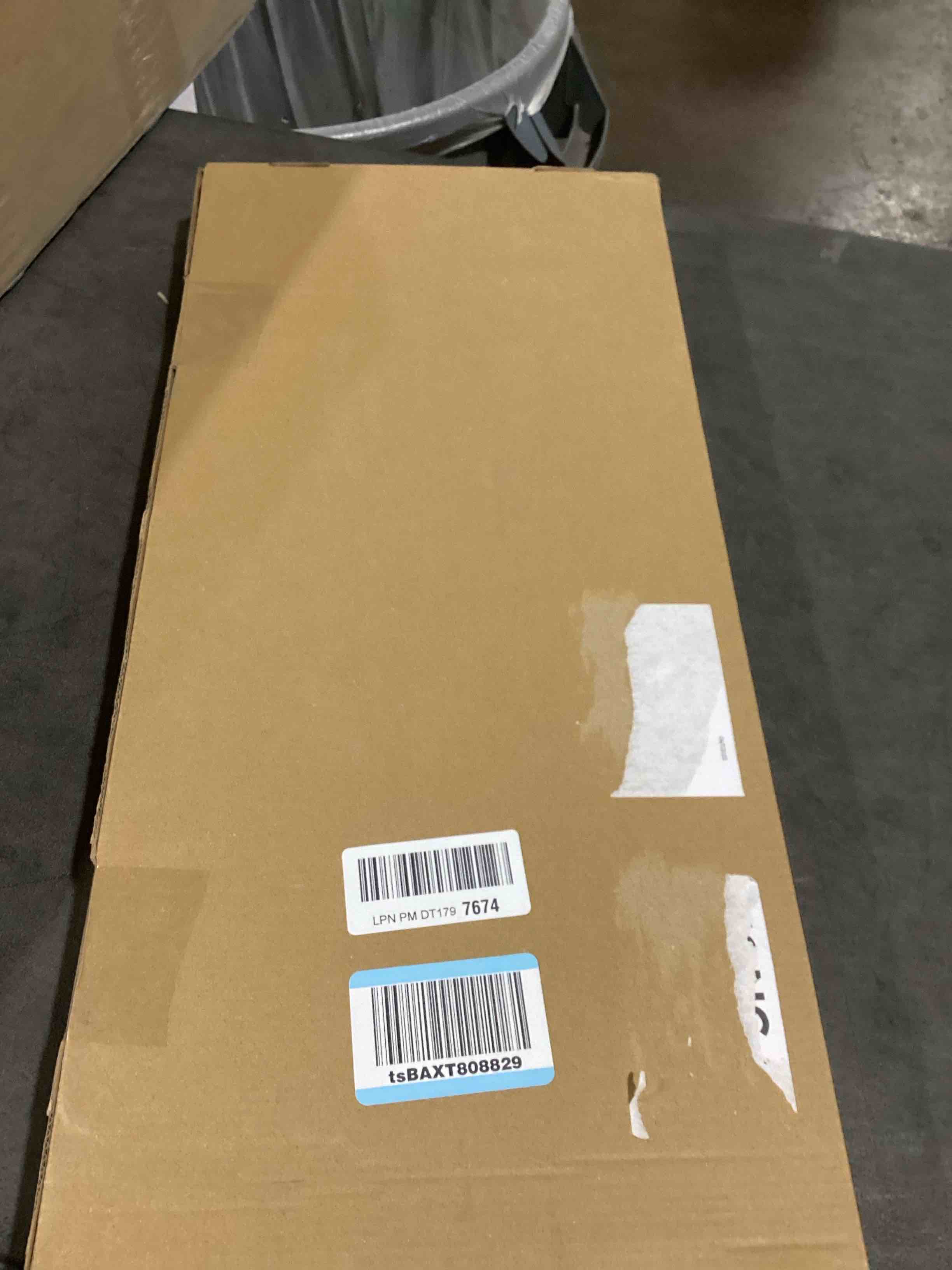 https://s3.amazonaws.com/lotting-images-prod/bidfta/GRA3553952_1746548563518.jpeg
