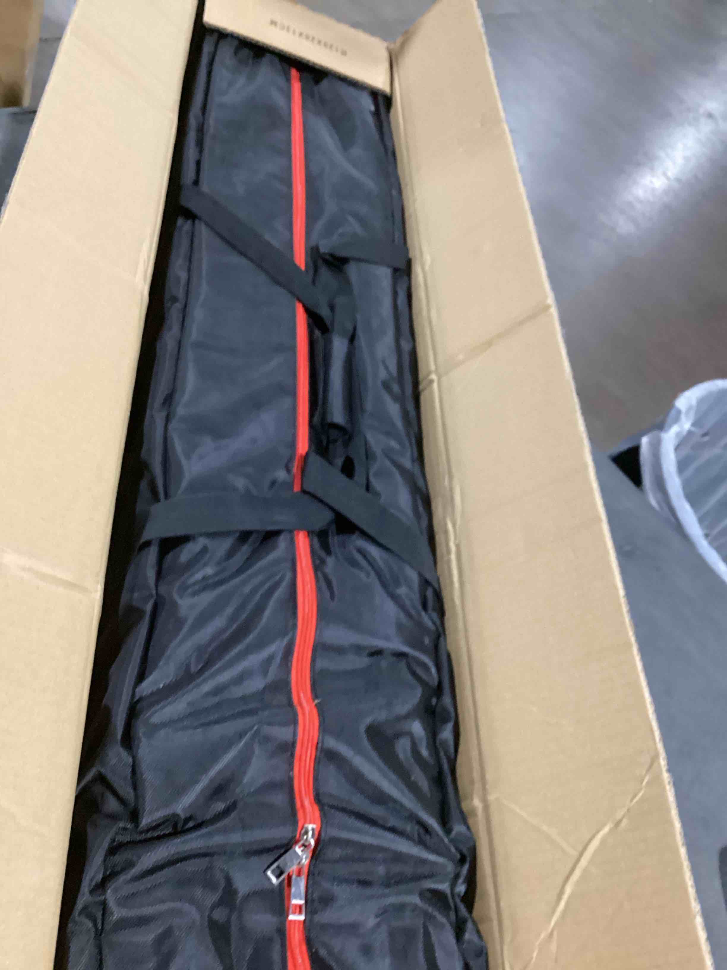 https://s3.amazonaws.com/lotting-images-prod/bidfta/GRA3554010_1746616856393.jpeg