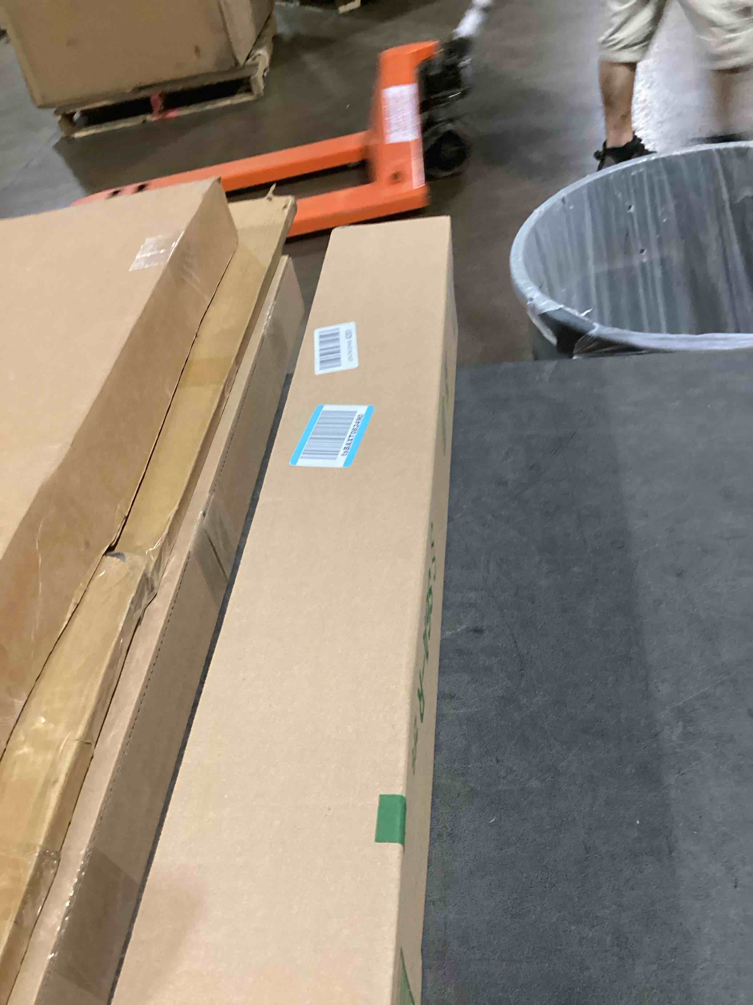 https://s3.amazonaws.com/lotting-images-prod/bidfta/GRA3554049_1746625310867.jpeg