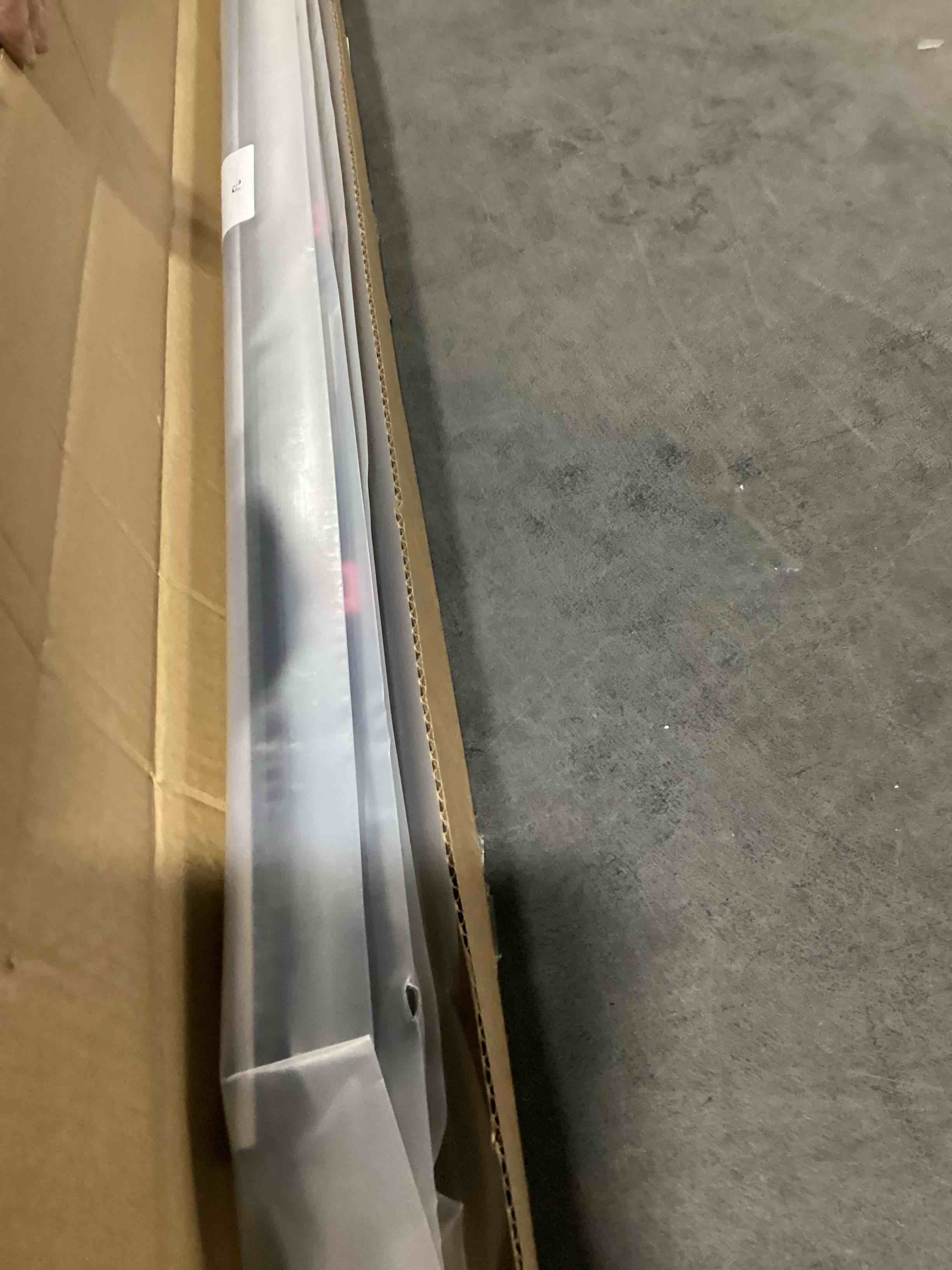 https://s3.amazonaws.com/lotting-images-prod/bidfta/GRA3554220_1746715581052.jpeg