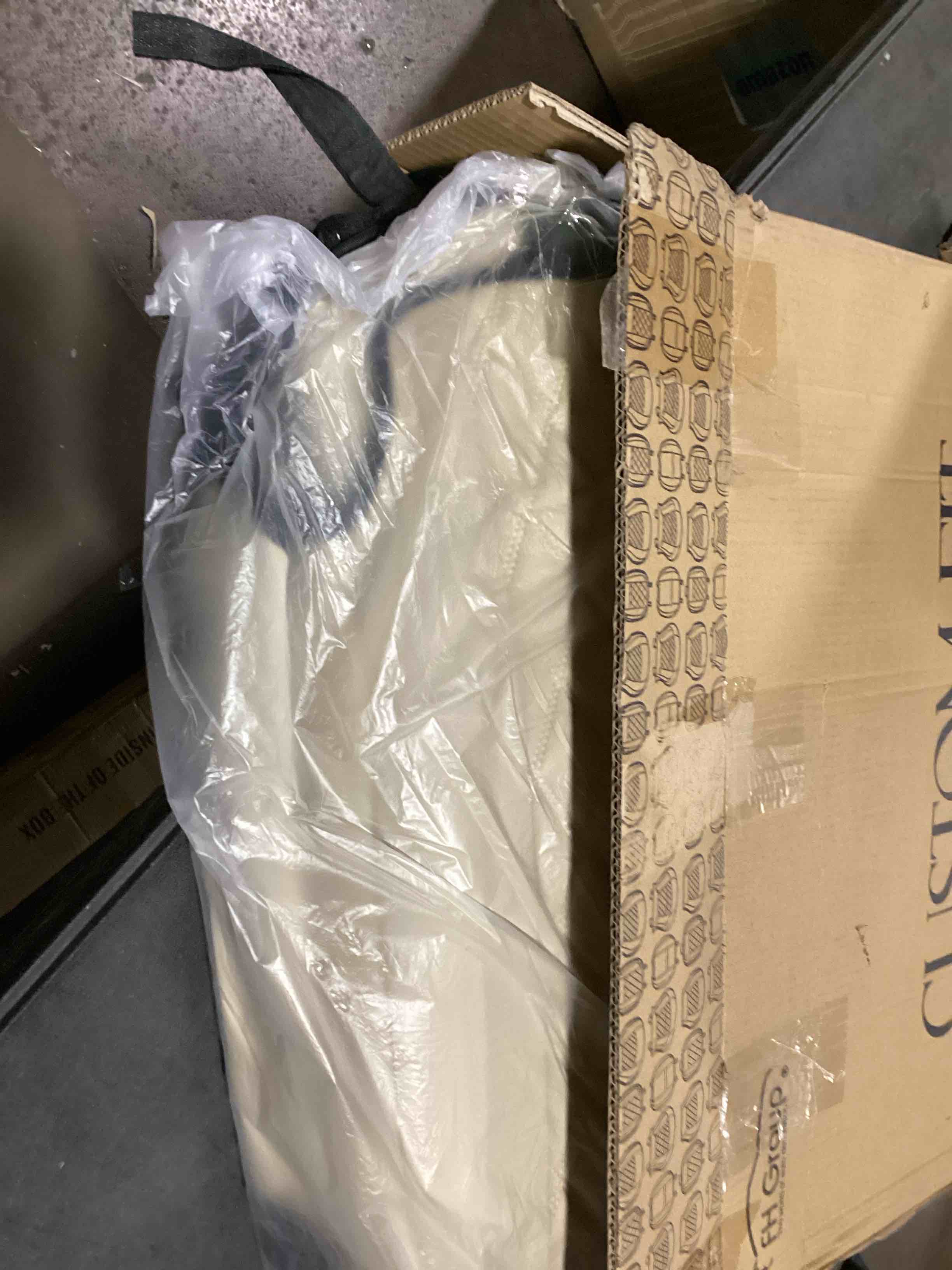 https://s3.amazonaws.com/lotting-images-prod/bidfta/GRA3554279_1746727550594.jpeg