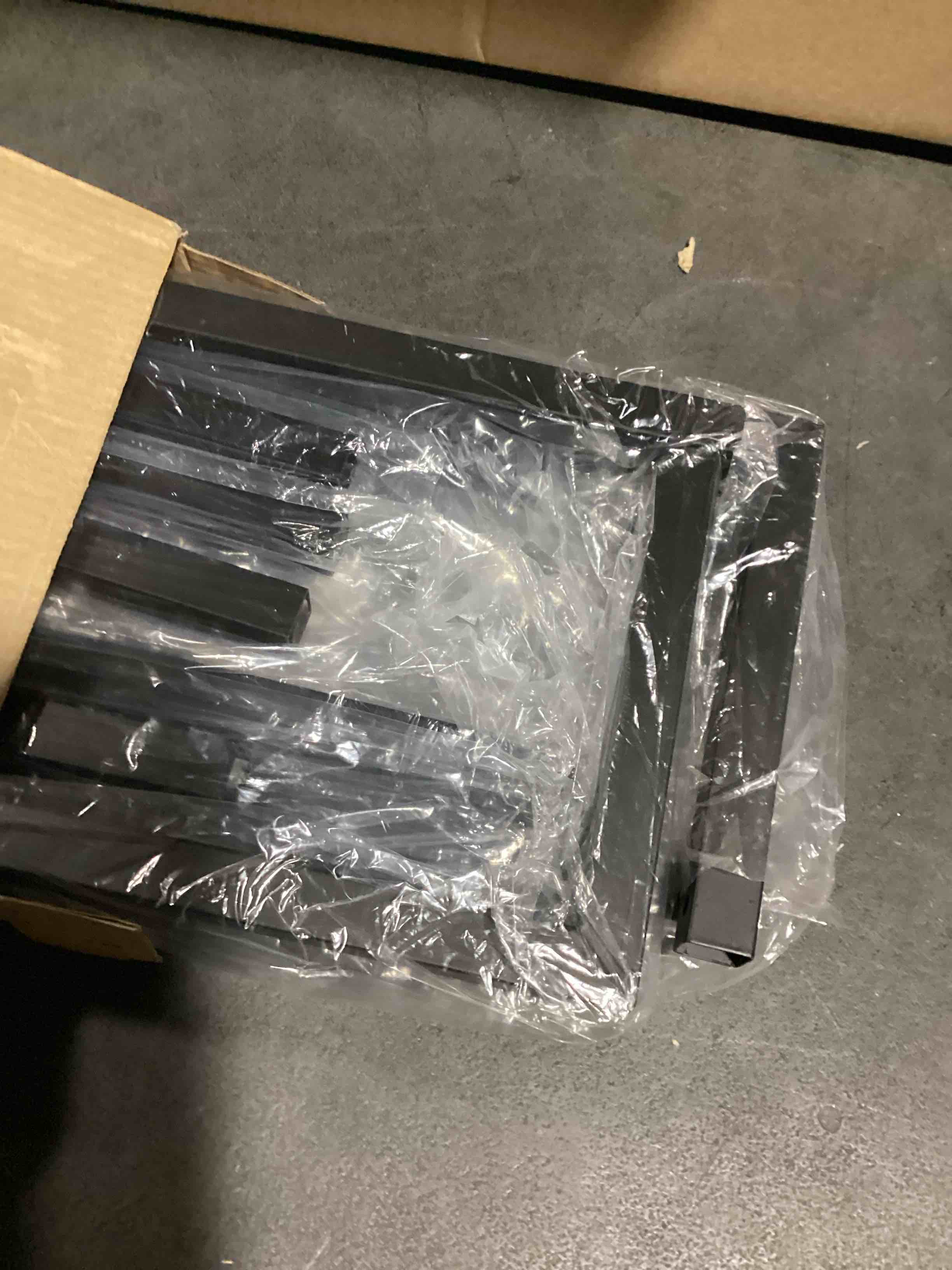 https://s3.amazonaws.com/lotting-images-prod/bidfta/GRA3554283_1746728272932.jpeg