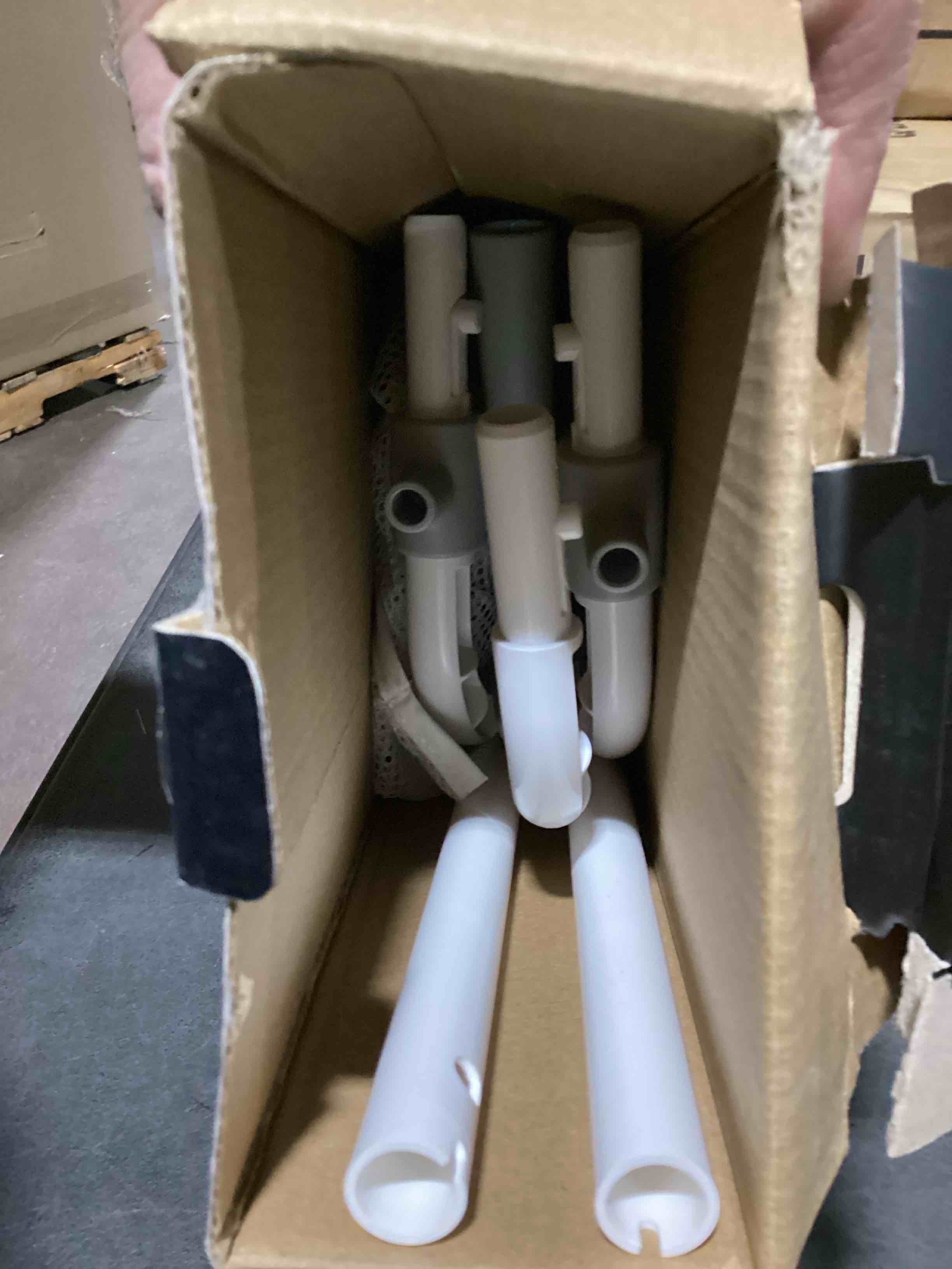 https://s3.amazonaws.com/lotting-images-prod/bidfta/GRA3554351_1746807250021.jpeg