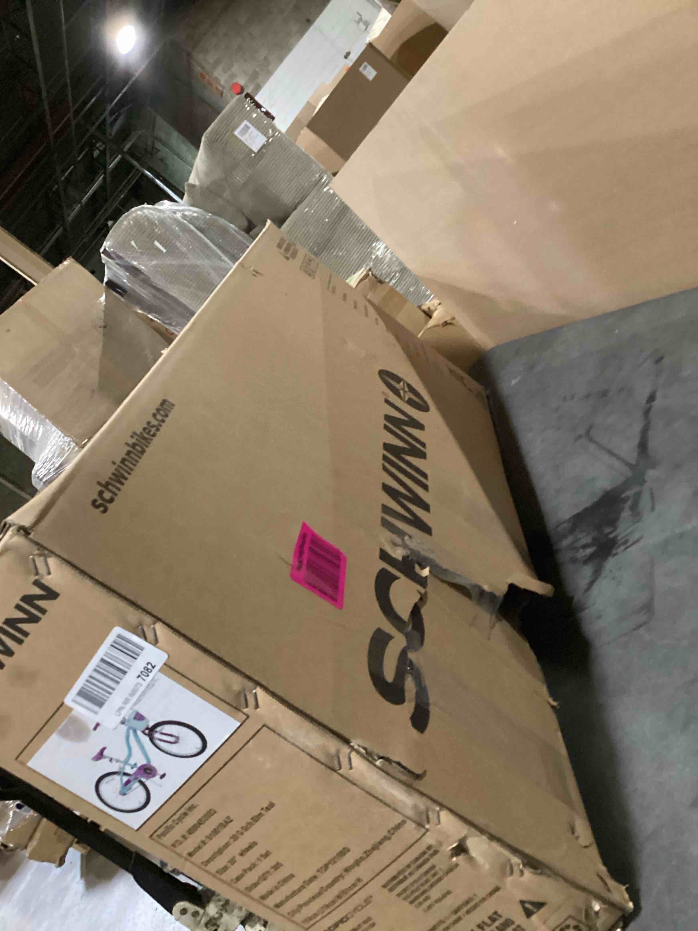https://s3.amazonaws.com/lotting-images-prod/bidfta/GRA3555037_1747678985496.jpeg