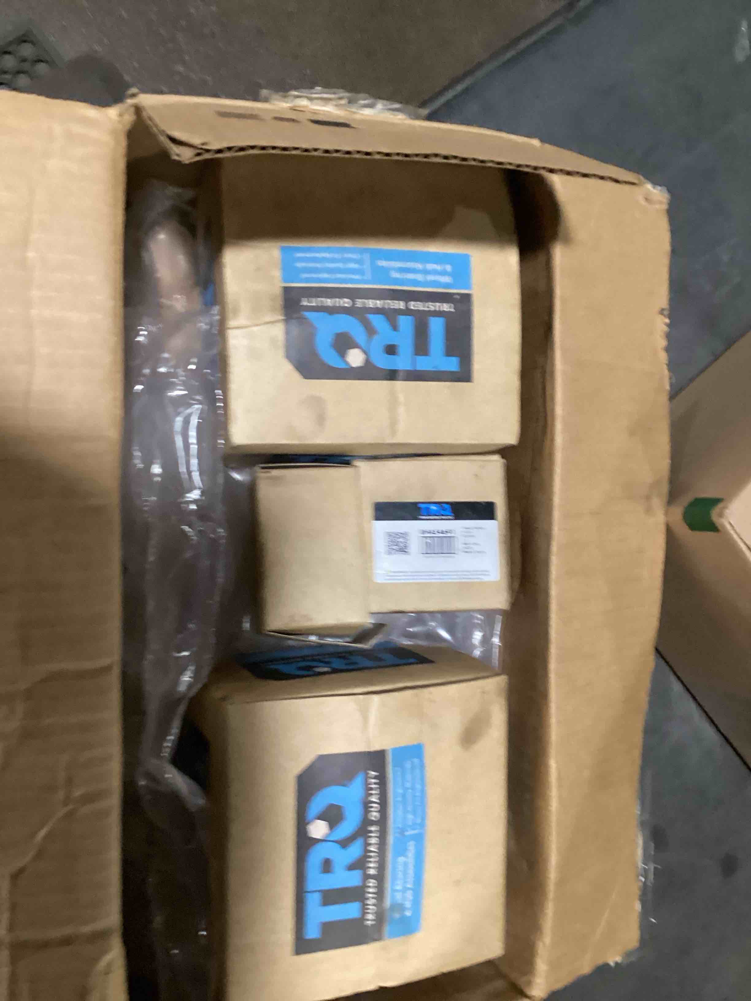 https://s3.amazonaws.com/lotting-images-prod/bidfta/GRA3555400_1748020104818.jpeg