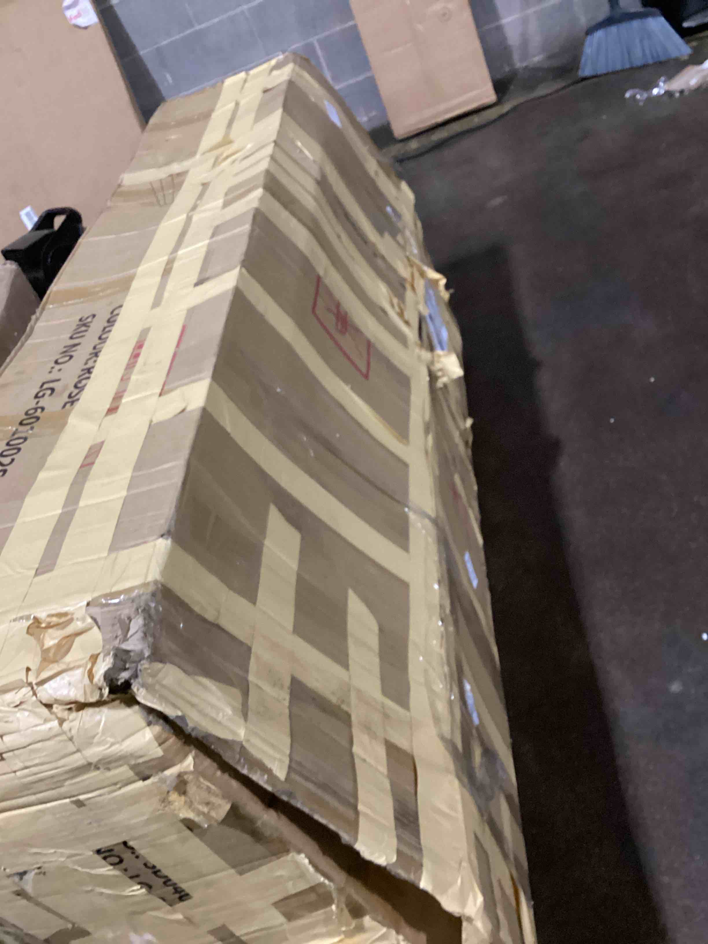 https://s3.amazonaws.com/lotting-images-prod/bidfta/GRA3556680_1750168702557.jpeg