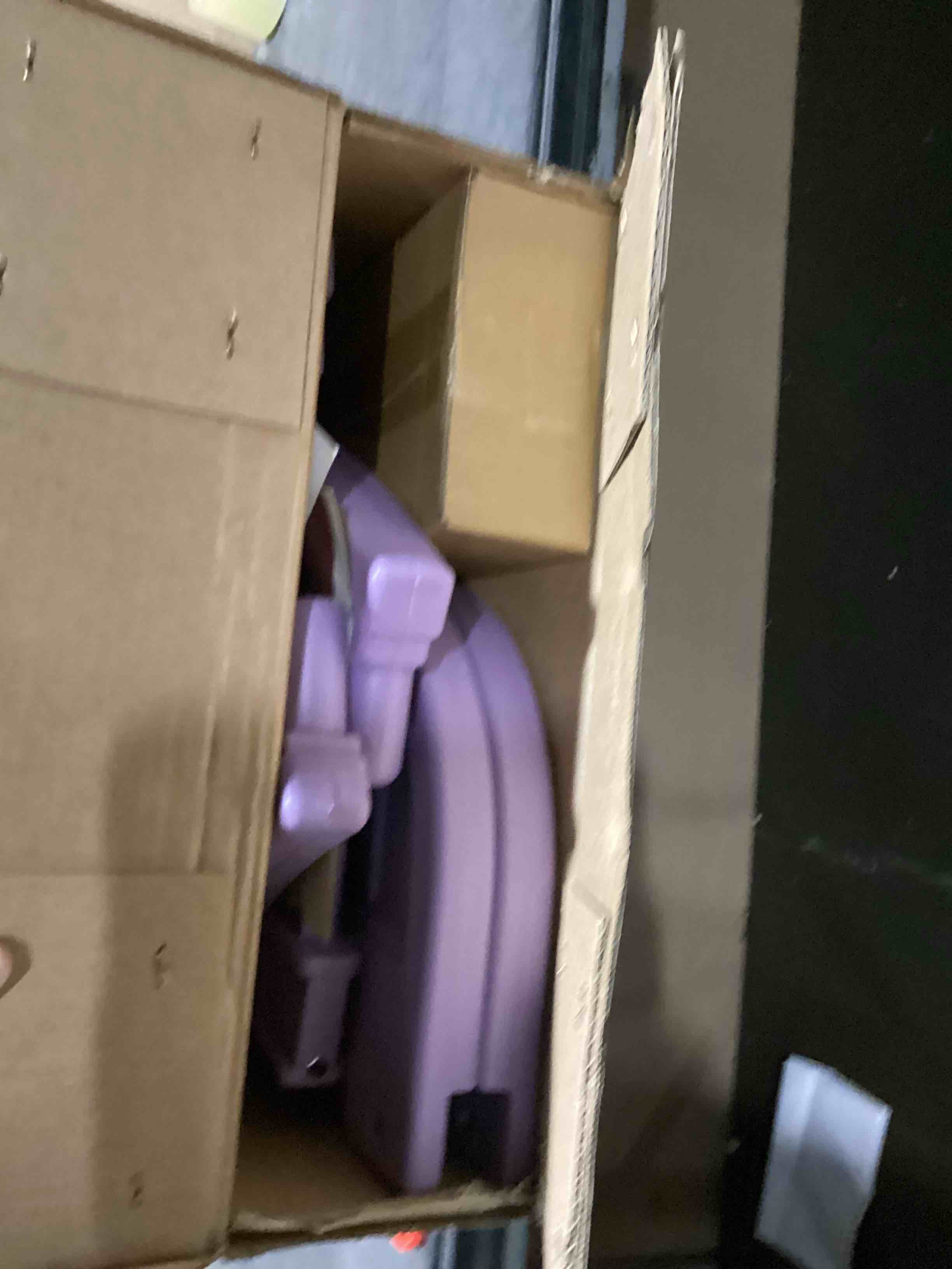 https://s3.amazonaws.com/lotting-images-prod/bidfta/GRA3557055_1750680876943.jpeg