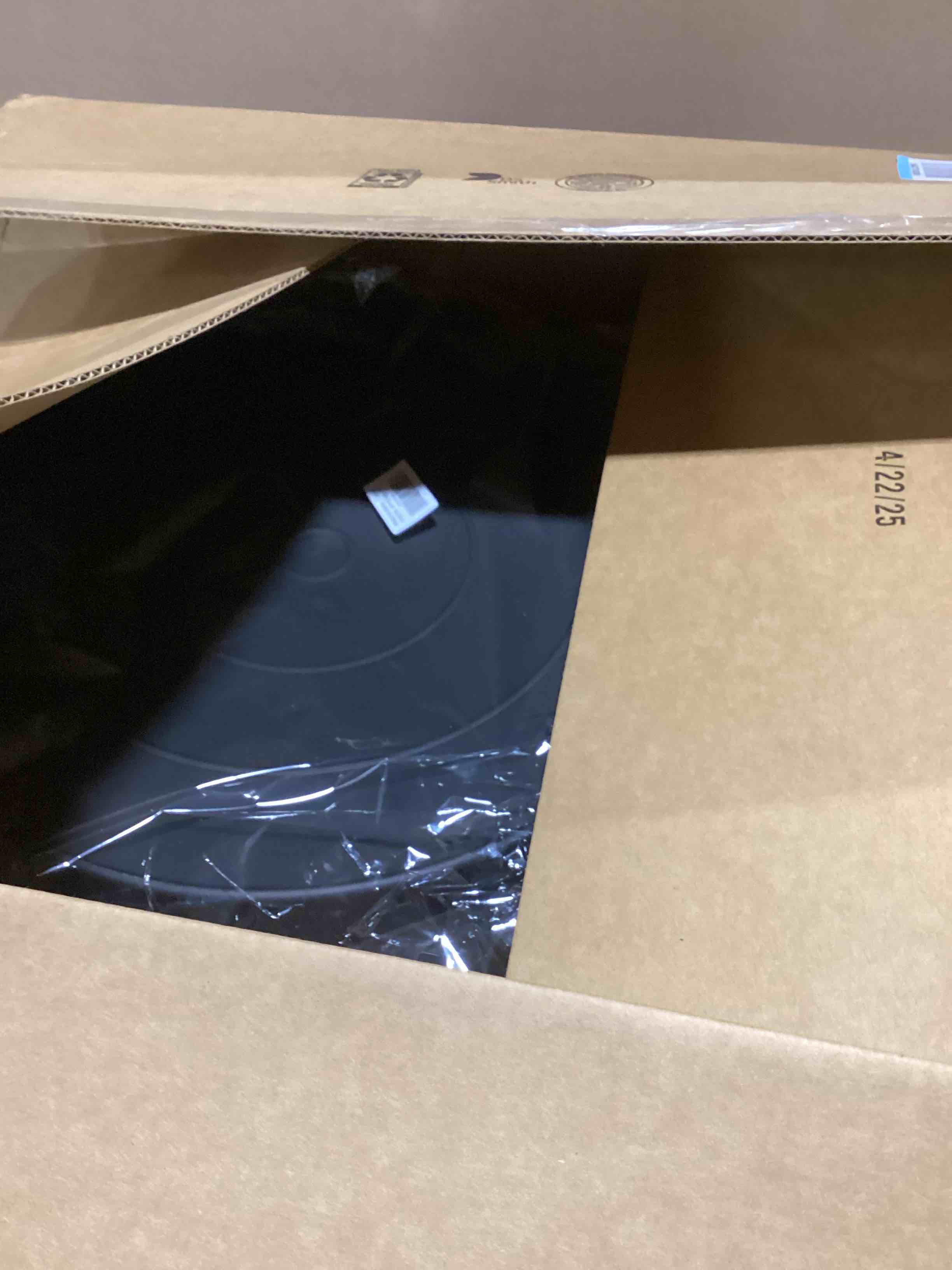 https://s3.amazonaws.com/lotting-images-prod/bidfta/GRA3557221_1750704390642.jpeg