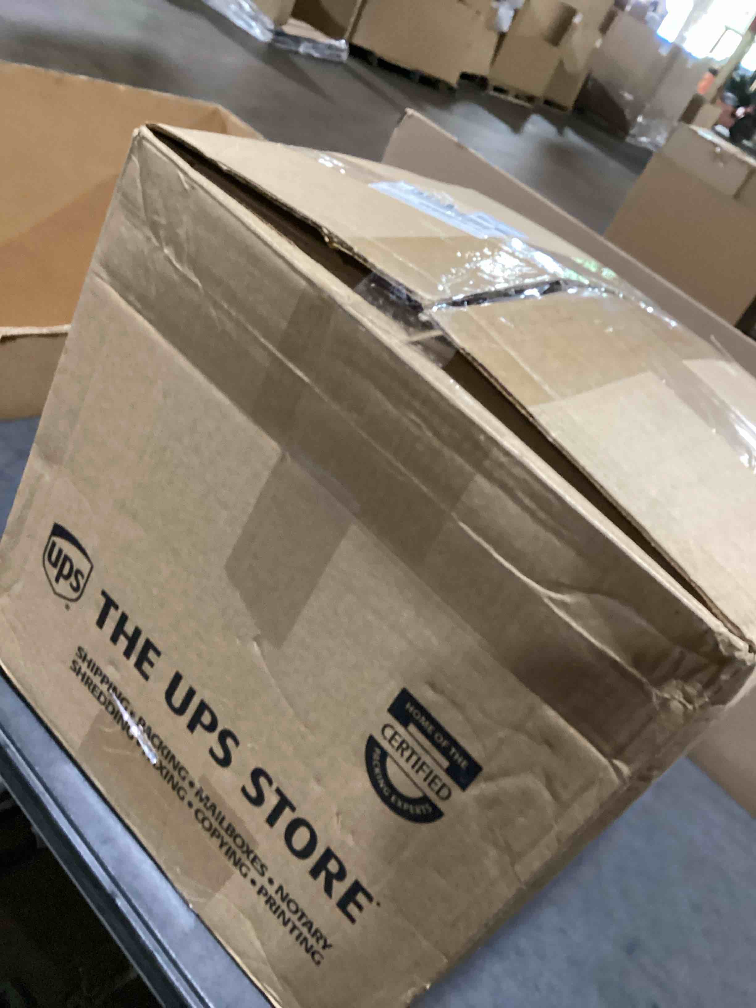 https://s3.amazonaws.com/lotting-images-prod/bidfta/GRA3557388_1750875237690.jpeg