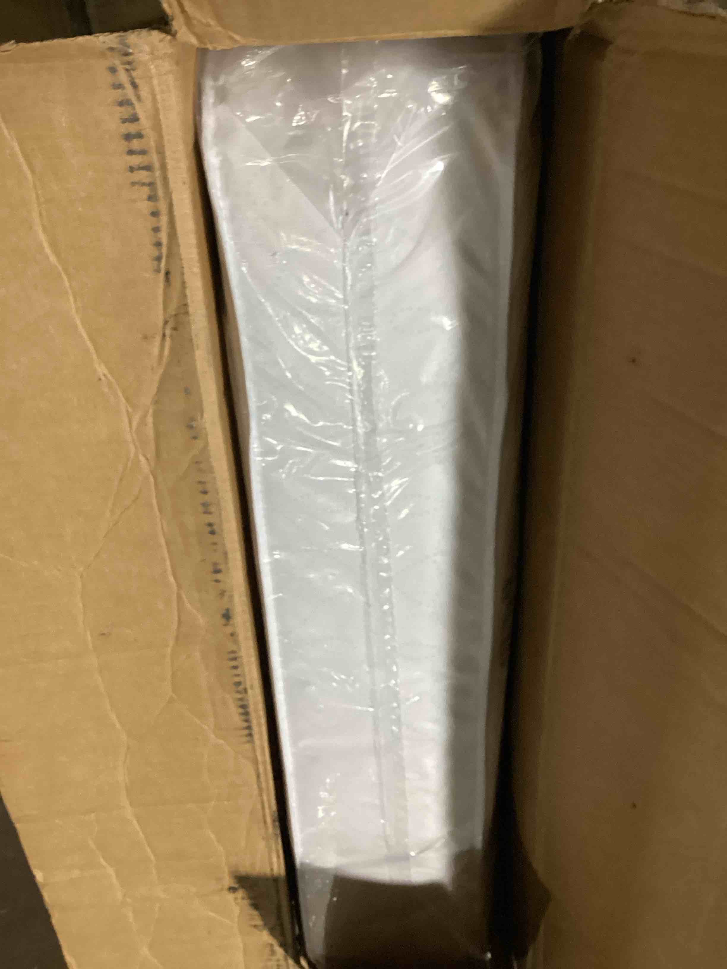 https://s3.amazonaws.com/lotting-images-prod/bidfta/GRA3557488_1750961781504.jpeg