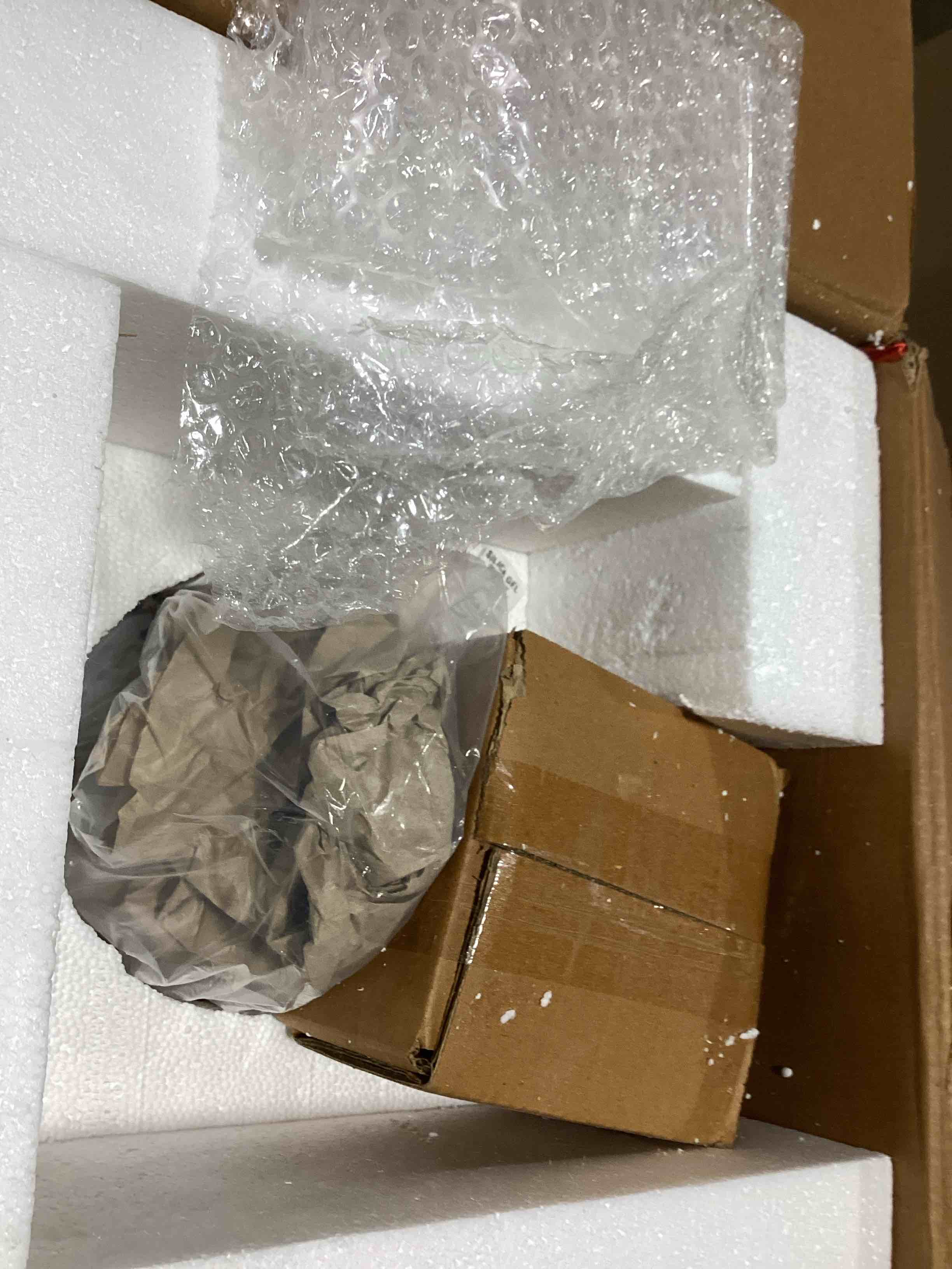 https://s3.amazonaws.com/lotting-images-prod/bidfta/GRA3557570_1751042442746.jpeg