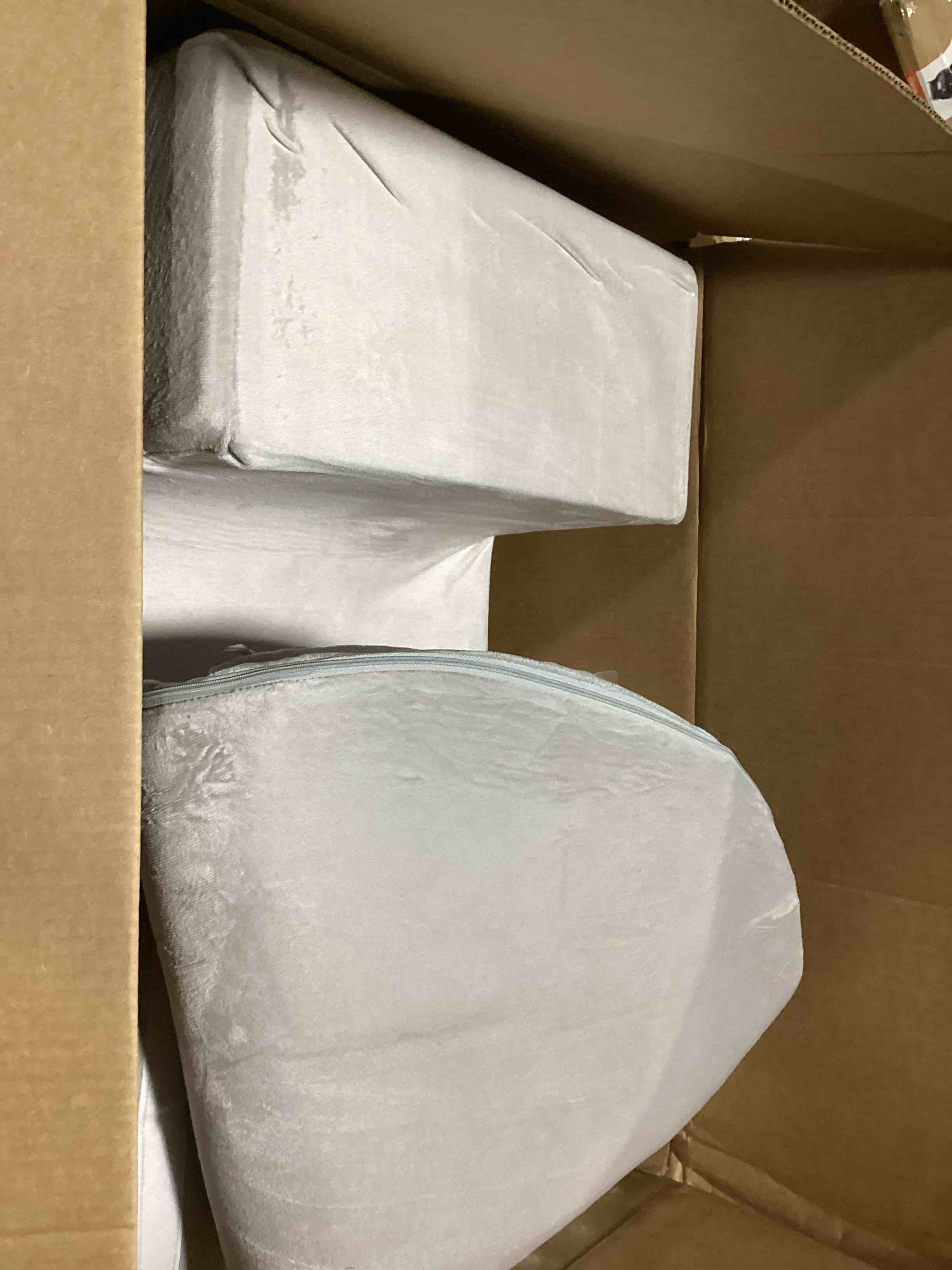 https://s3.amazonaws.com/lotting-images-prod/bidfta/GRA3557585_1751044851572.jpeg
