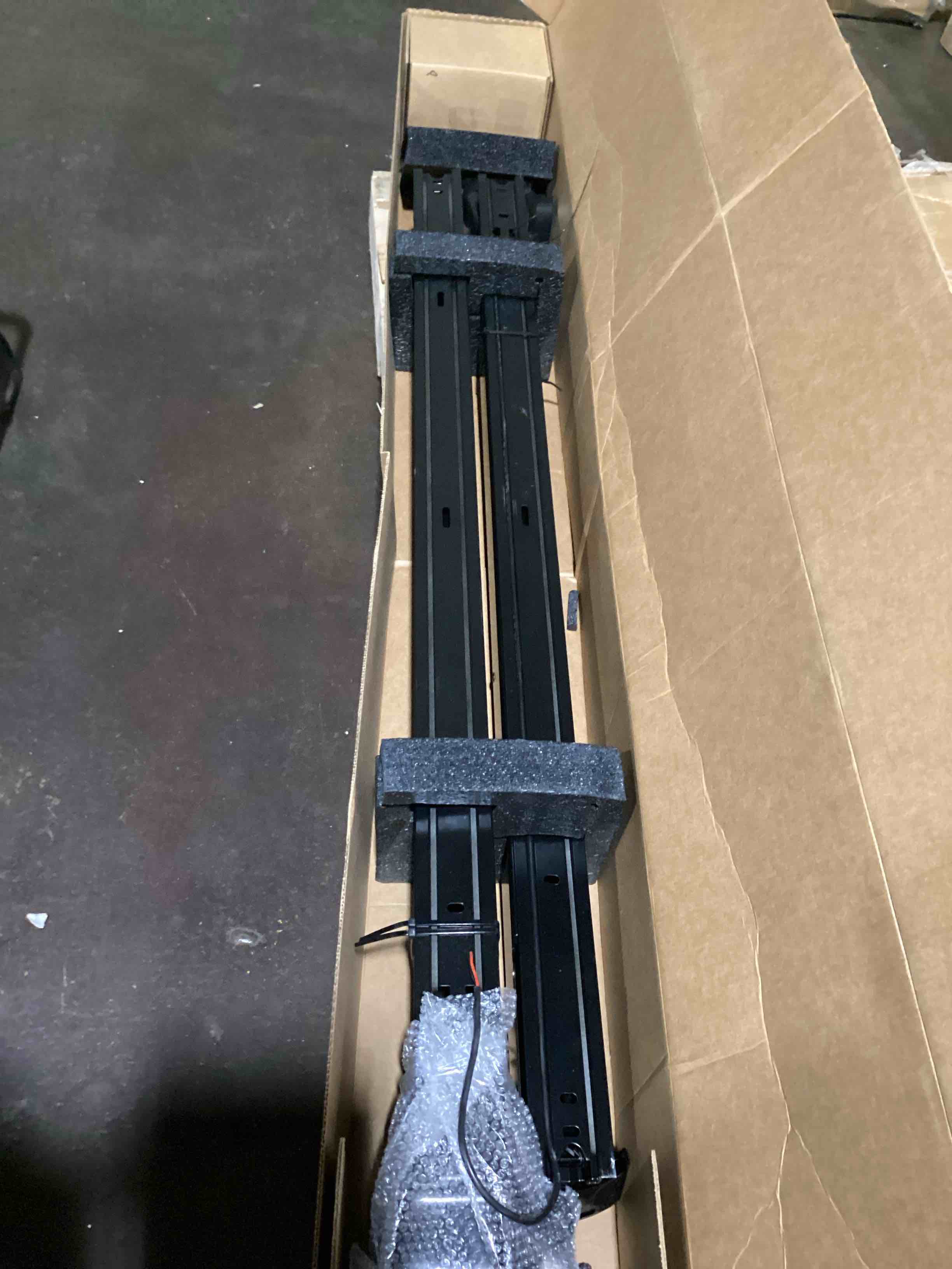 https://s3.amazonaws.com/lotting-images-prod/bidfta/GRA3557737_1751301372877.jpeg