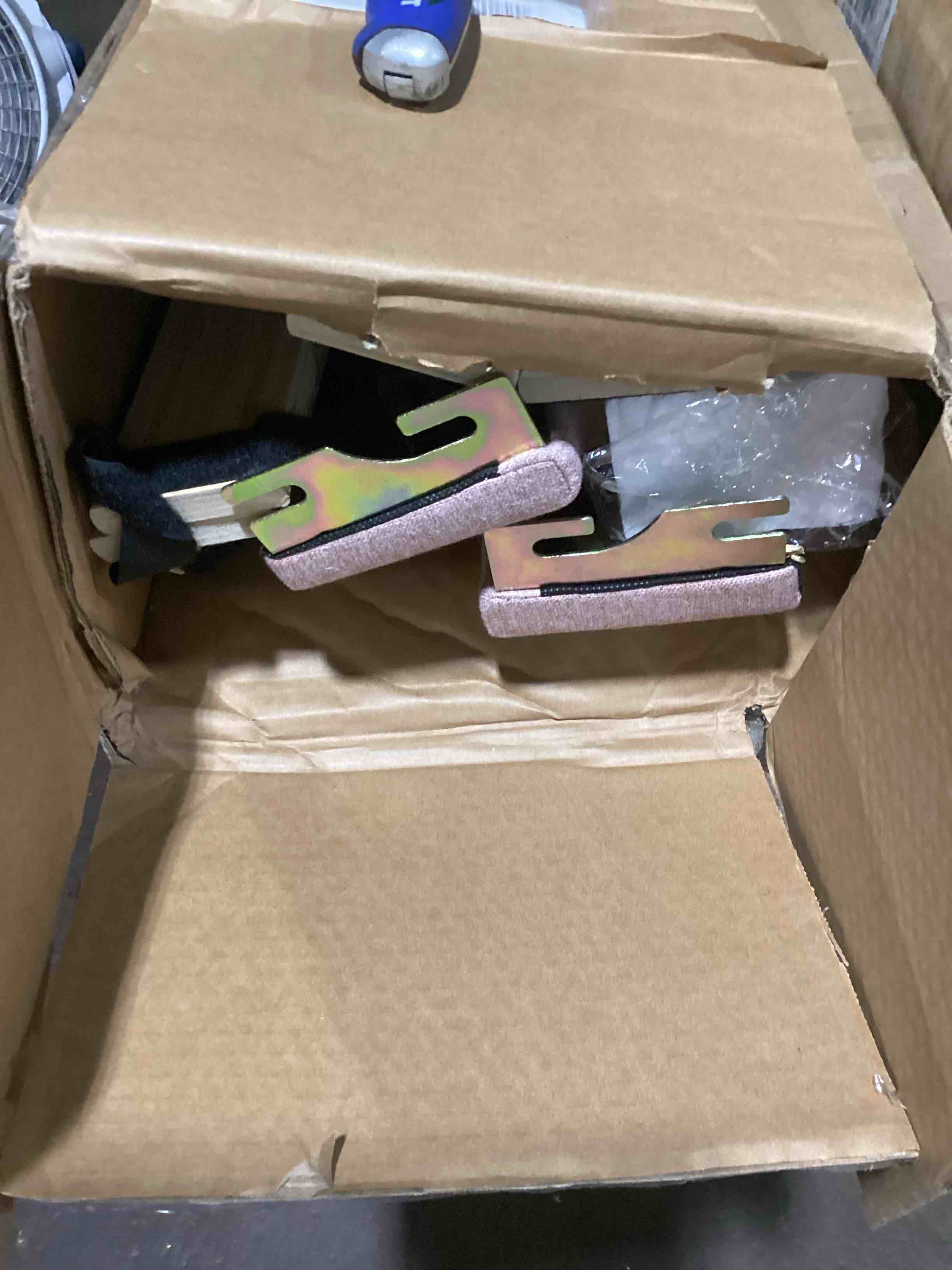 https://s3.amazonaws.com/lotting-images-prod/bidfta/GRA3558107_1751895416965.jpeg