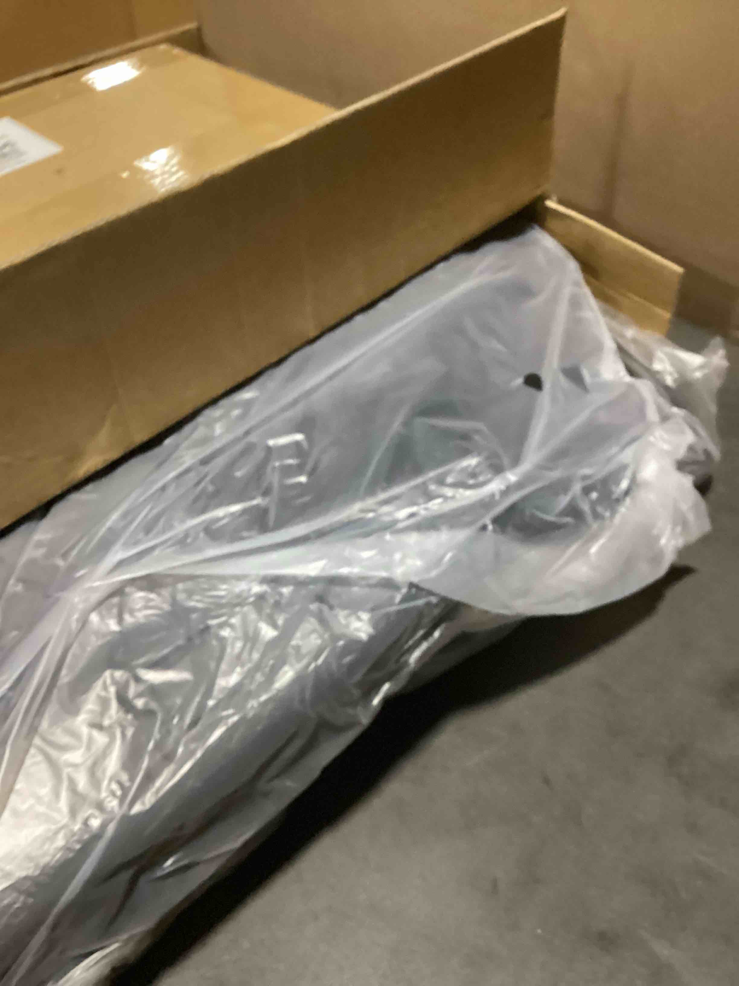 https://s3.amazonaws.com/lotting-images-prod/bidfta/GRA3558131_1751903319489.jpeg