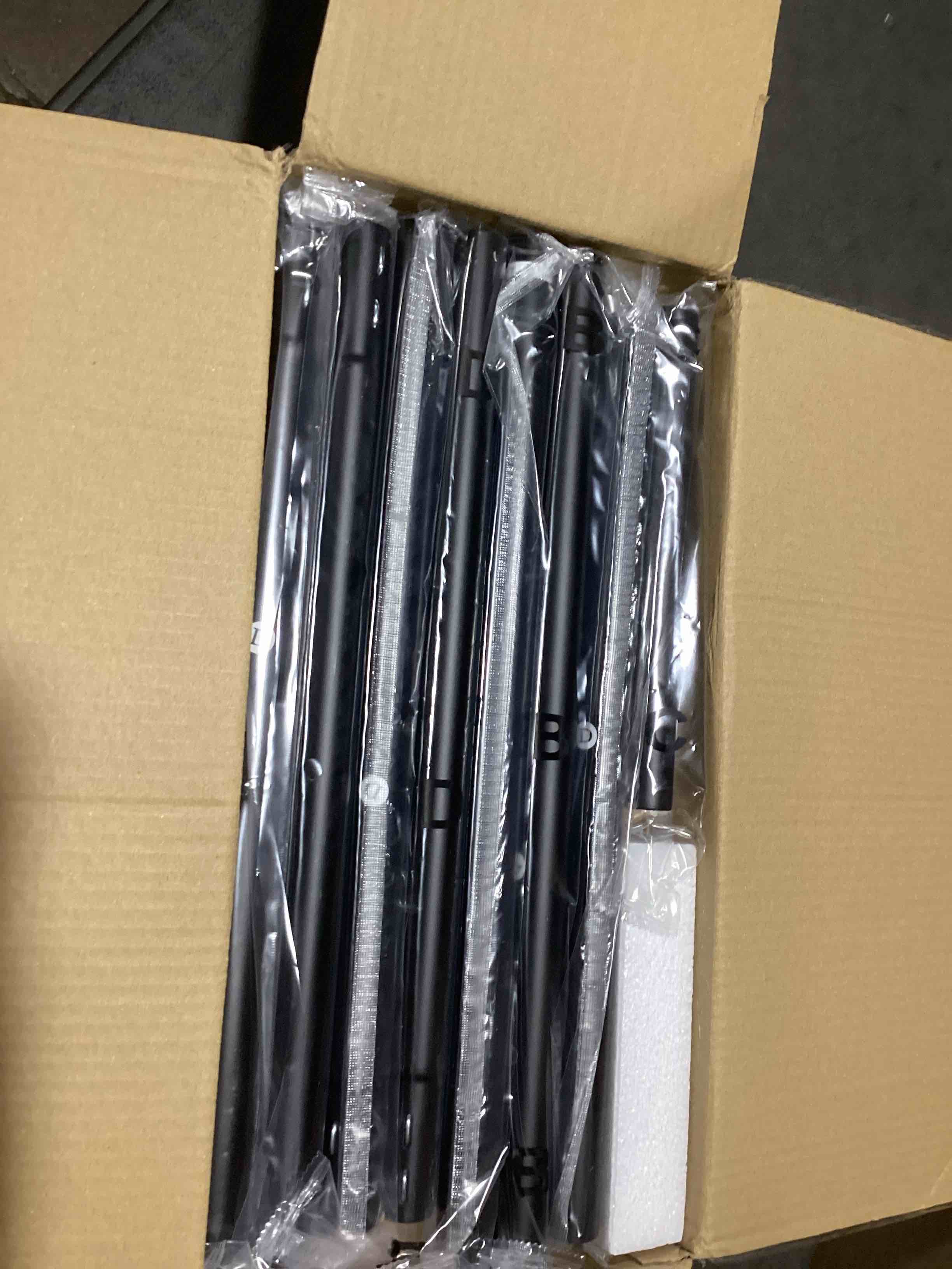https://s3.amazonaws.com/lotting-images-prod/bidfta/GRA3558143_1751904939842.jpeg
