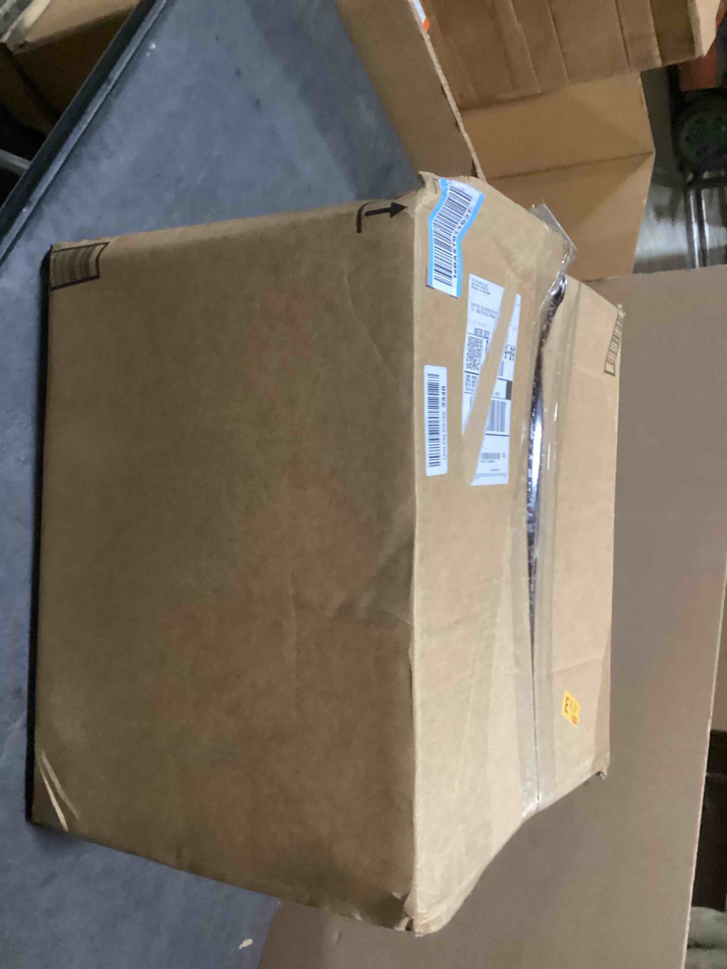 https://s3.amazonaws.com/lotting-images-prod/bidfta/GRA3558253_1751982058789.jpeg