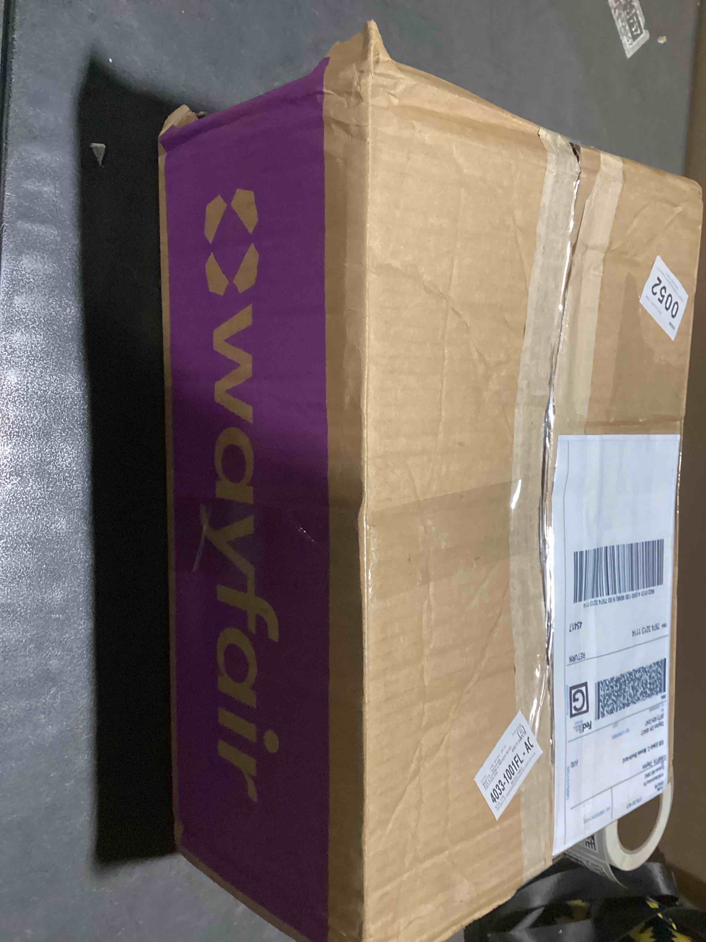 https://s3.amazonaws.com/lotting-images-prod/bidfta/GRA3558350_1752155564672.jpeg
