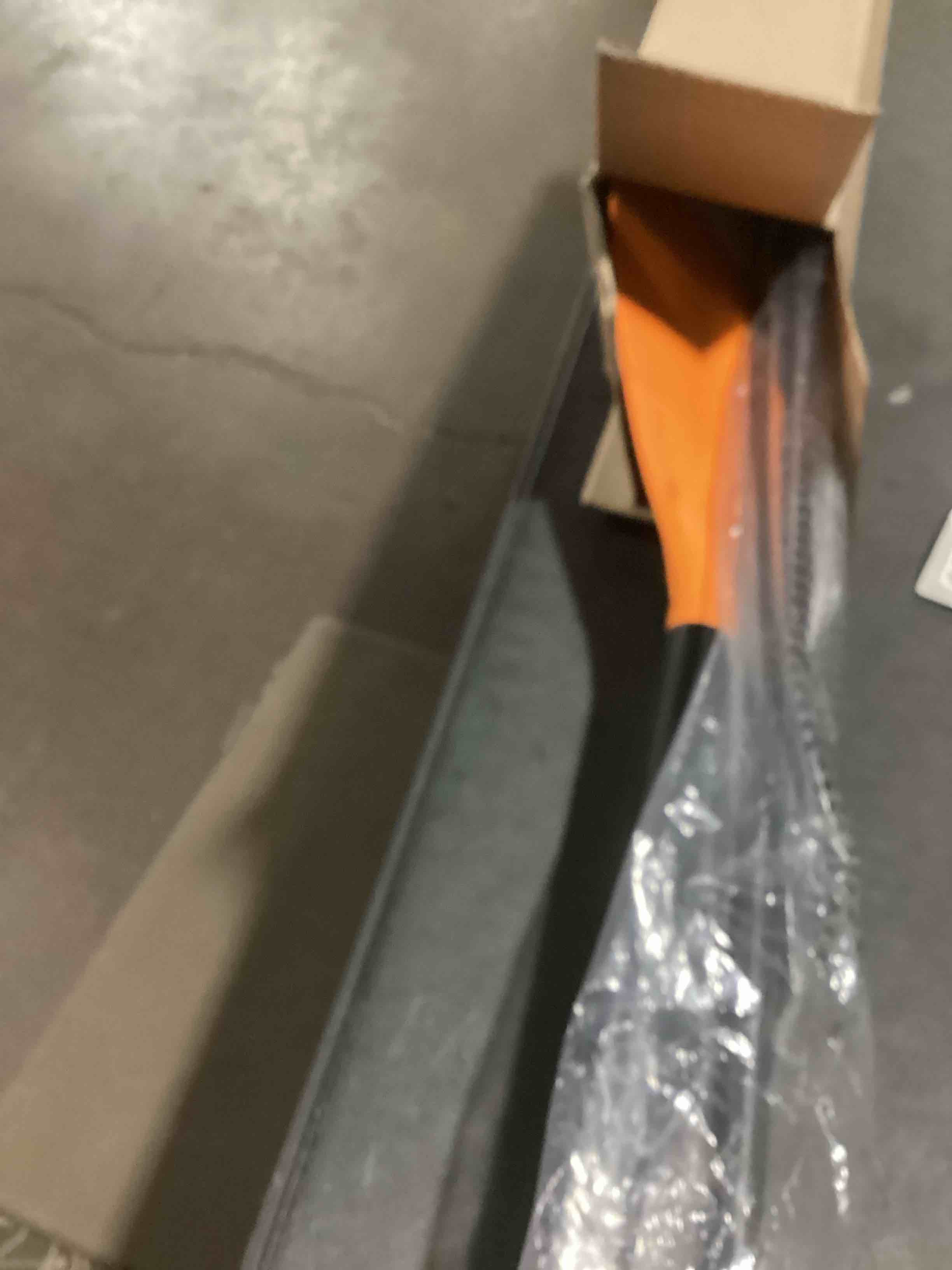 https://s3.amazonaws.com/lotting-images-prod/bidfta/GRA3558403_1752167946681.jpeg