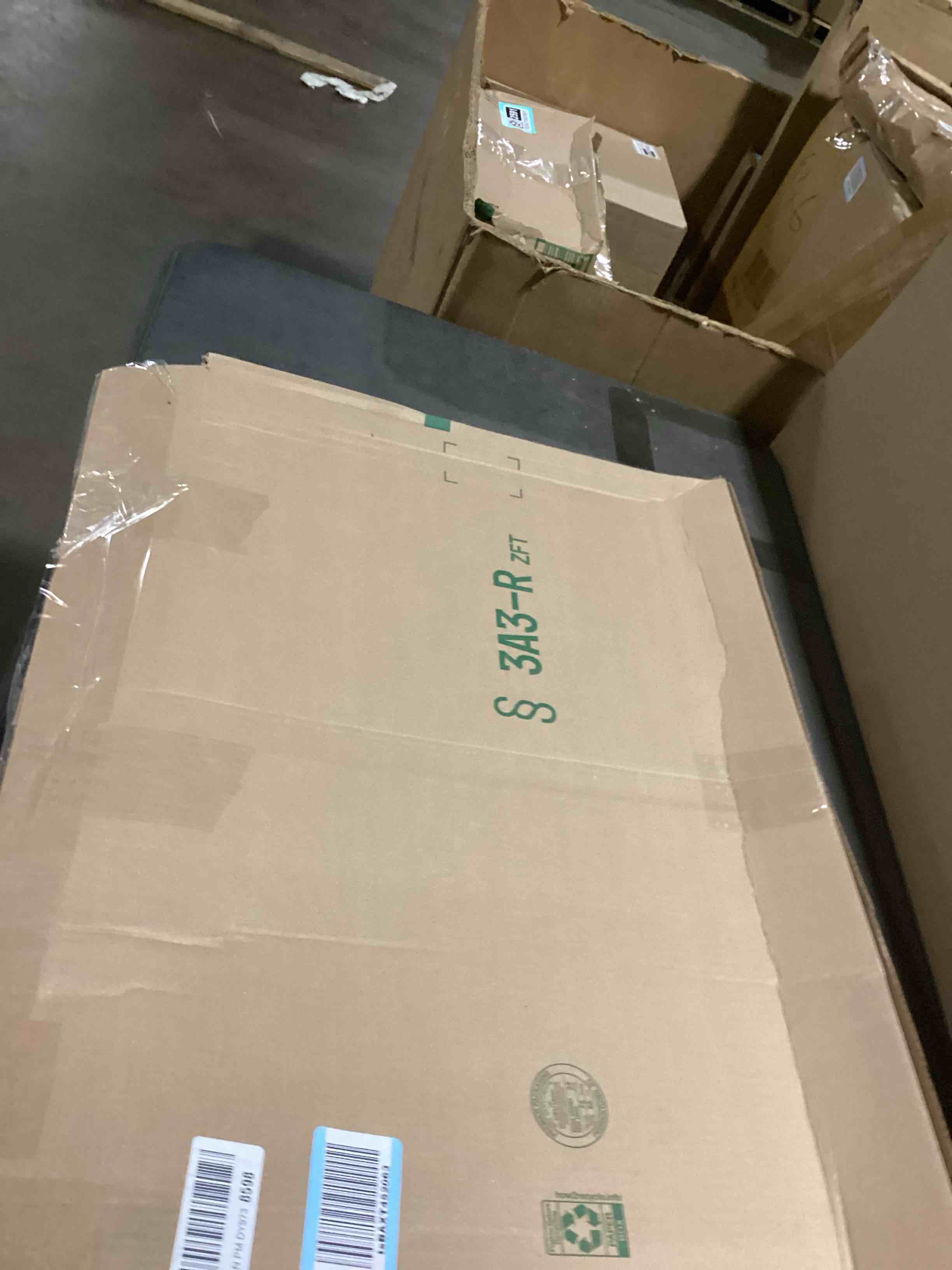https://s3.amazonaws.com/lotting-images-prod/bidfta/GRA3558422_1752171727386.jpeg