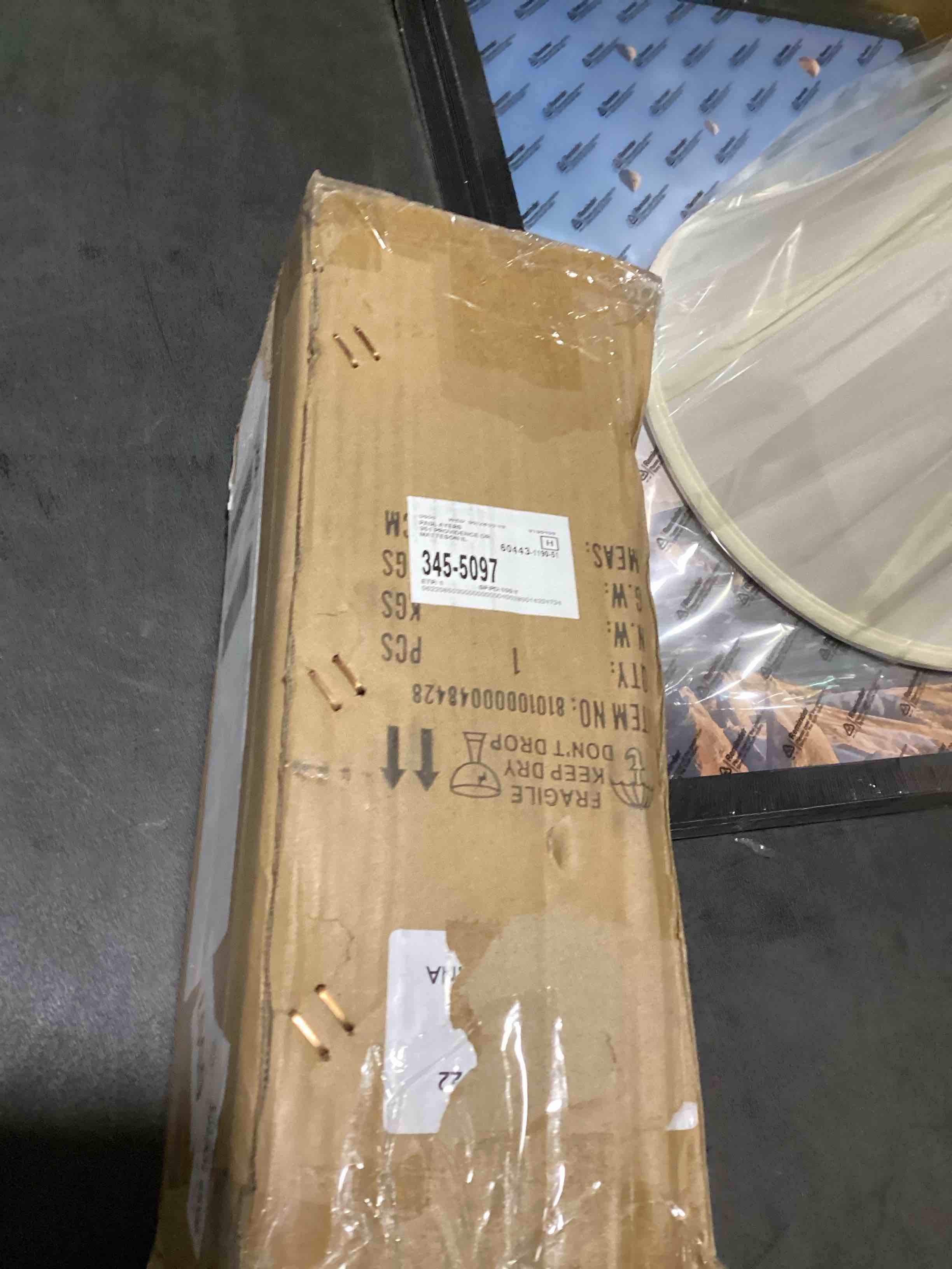 https://s3.amazonaws.com/lotting-images-prod/bidfta/GRA3558565_1752260374851.jpeg
