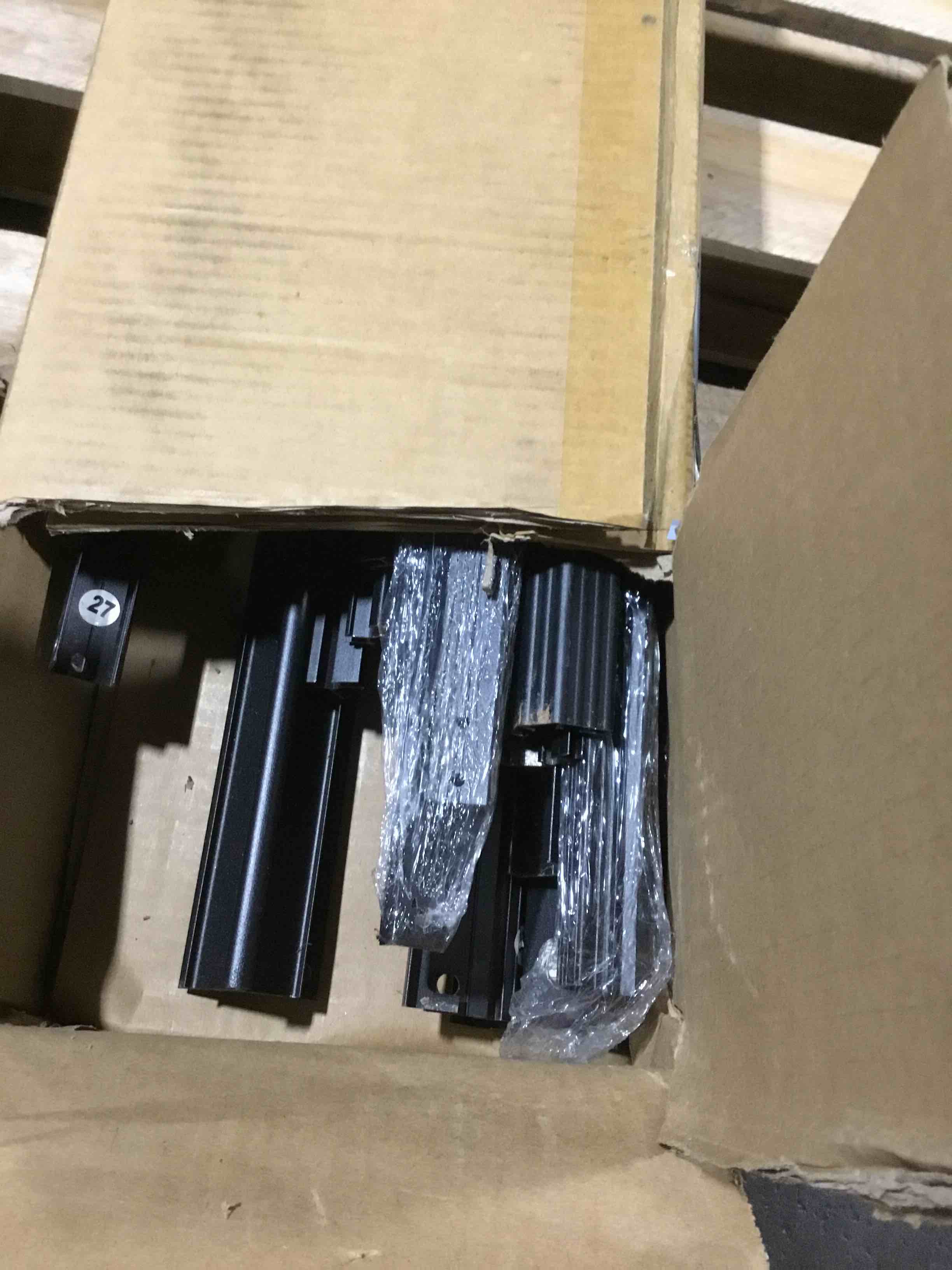 https://s3.amazonaws.com/lotting-images-prod/bidfta/GRA3559896_1750771212675.jpeg