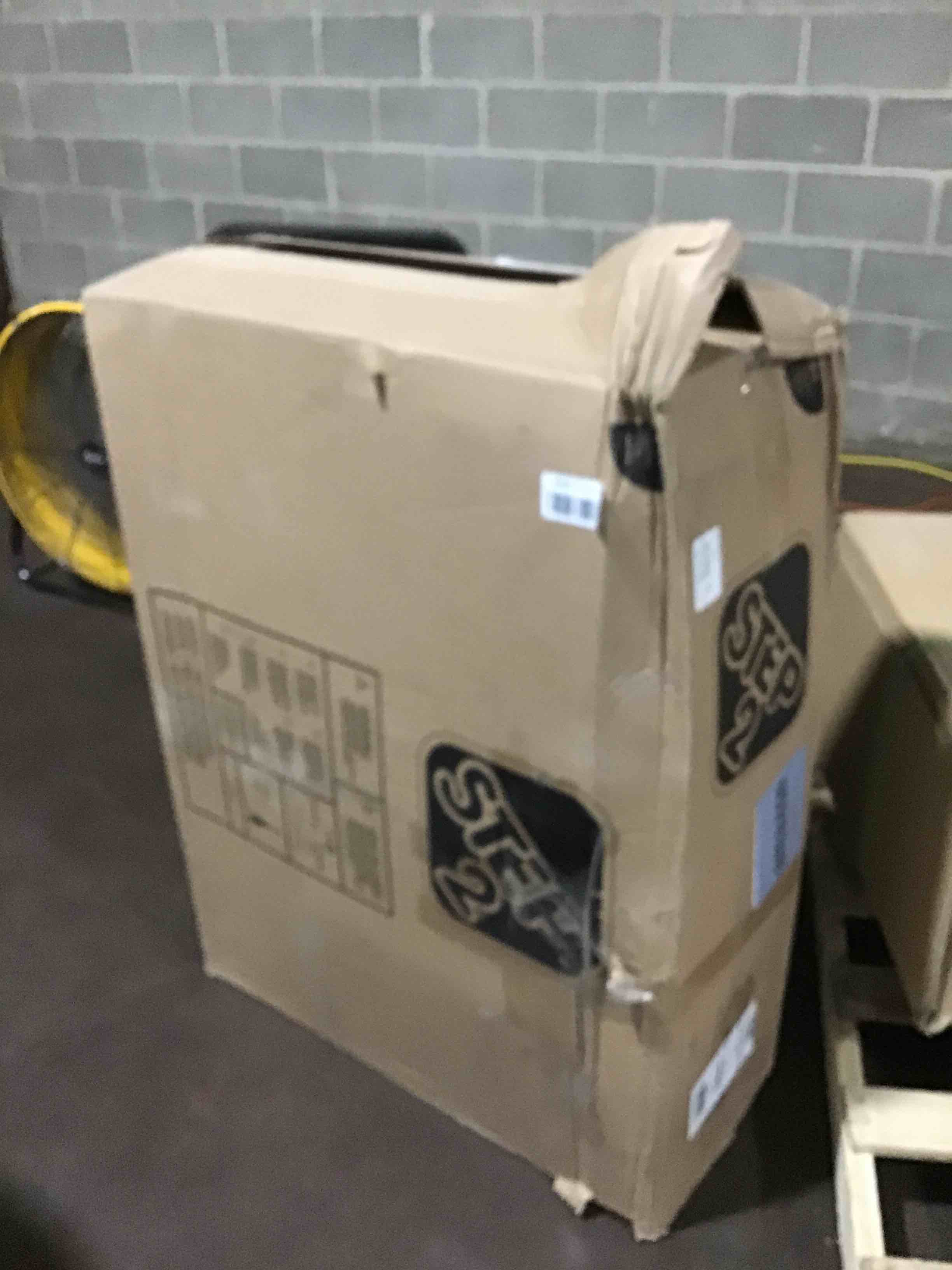 https://s3.amazonaws.com/lotting-images-prod/bidfta/GRA3560087_1750878878979.jpeg