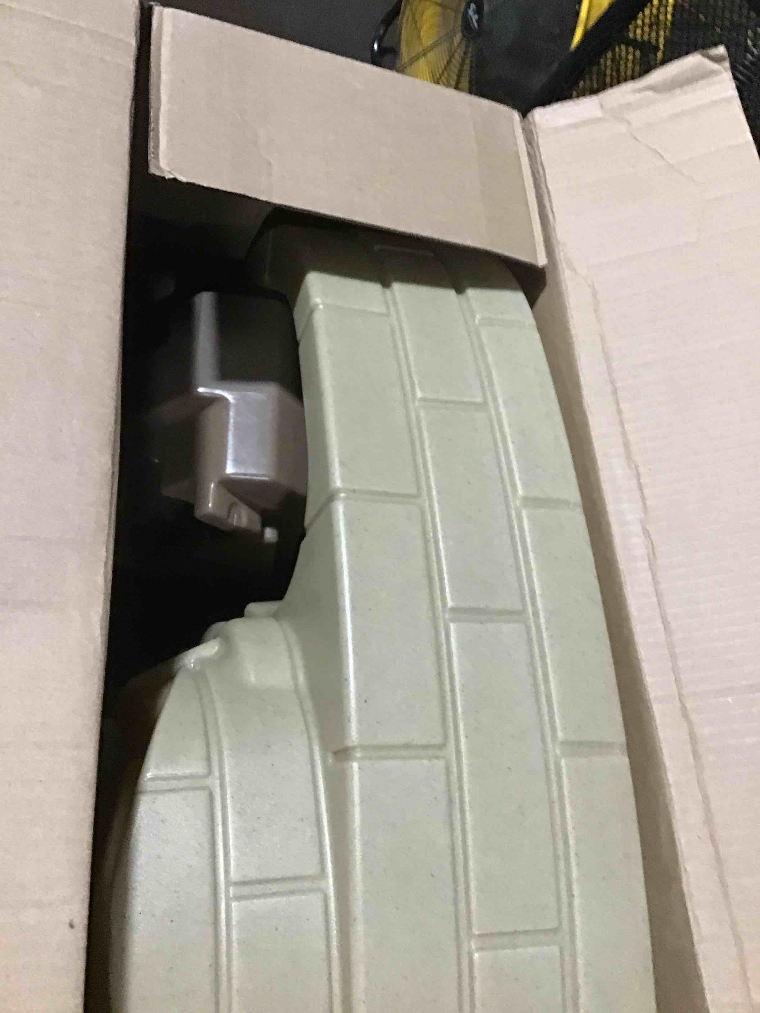 https://s3.amazonaws.com/lotting-images-prod/bidfta/GRA3560087_1750878893180.jpeg