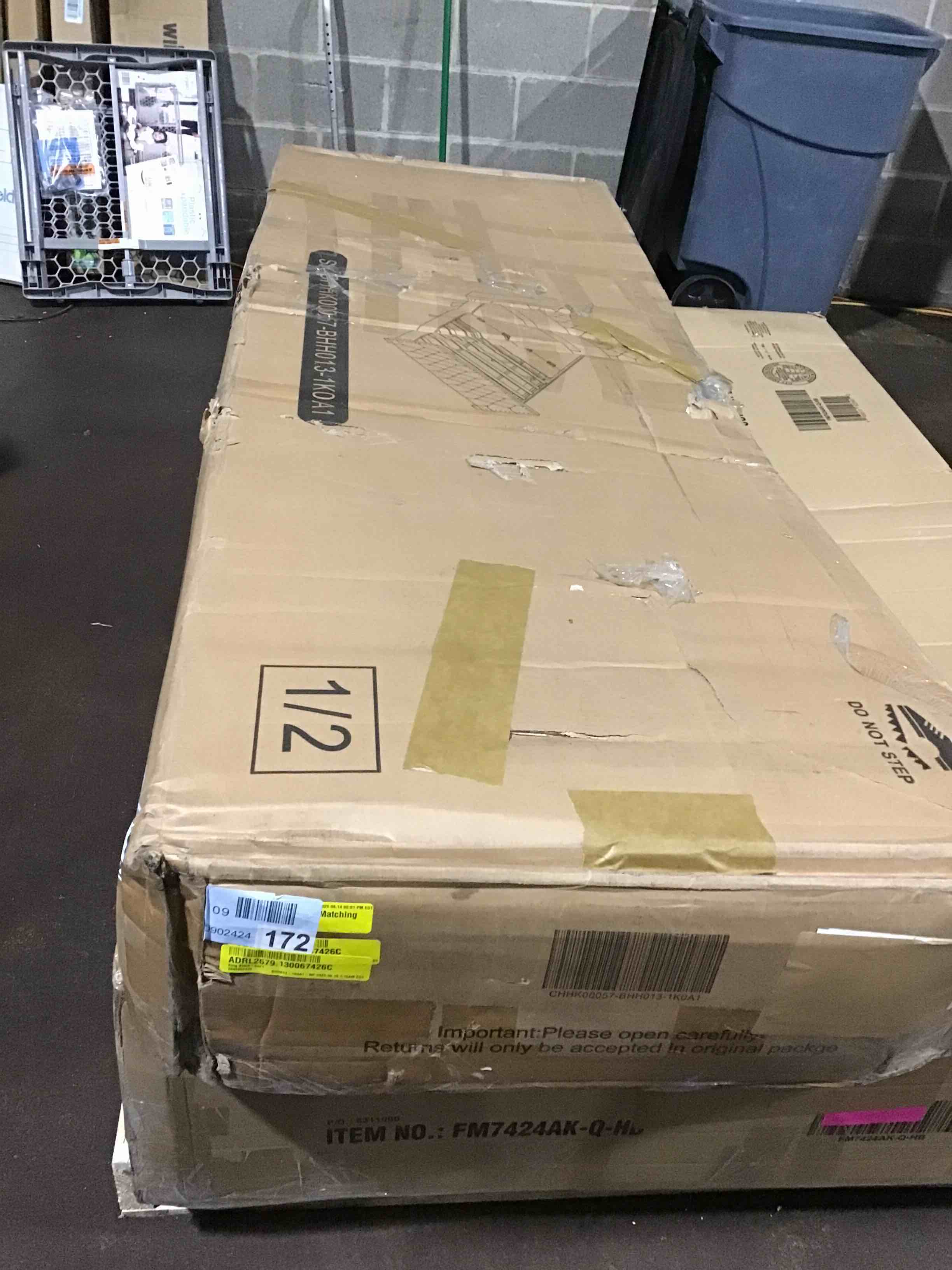 https://s3.amazonaws.com/lotting-images-prod/bidfta/GRA3560593_1751390256049.jpeg