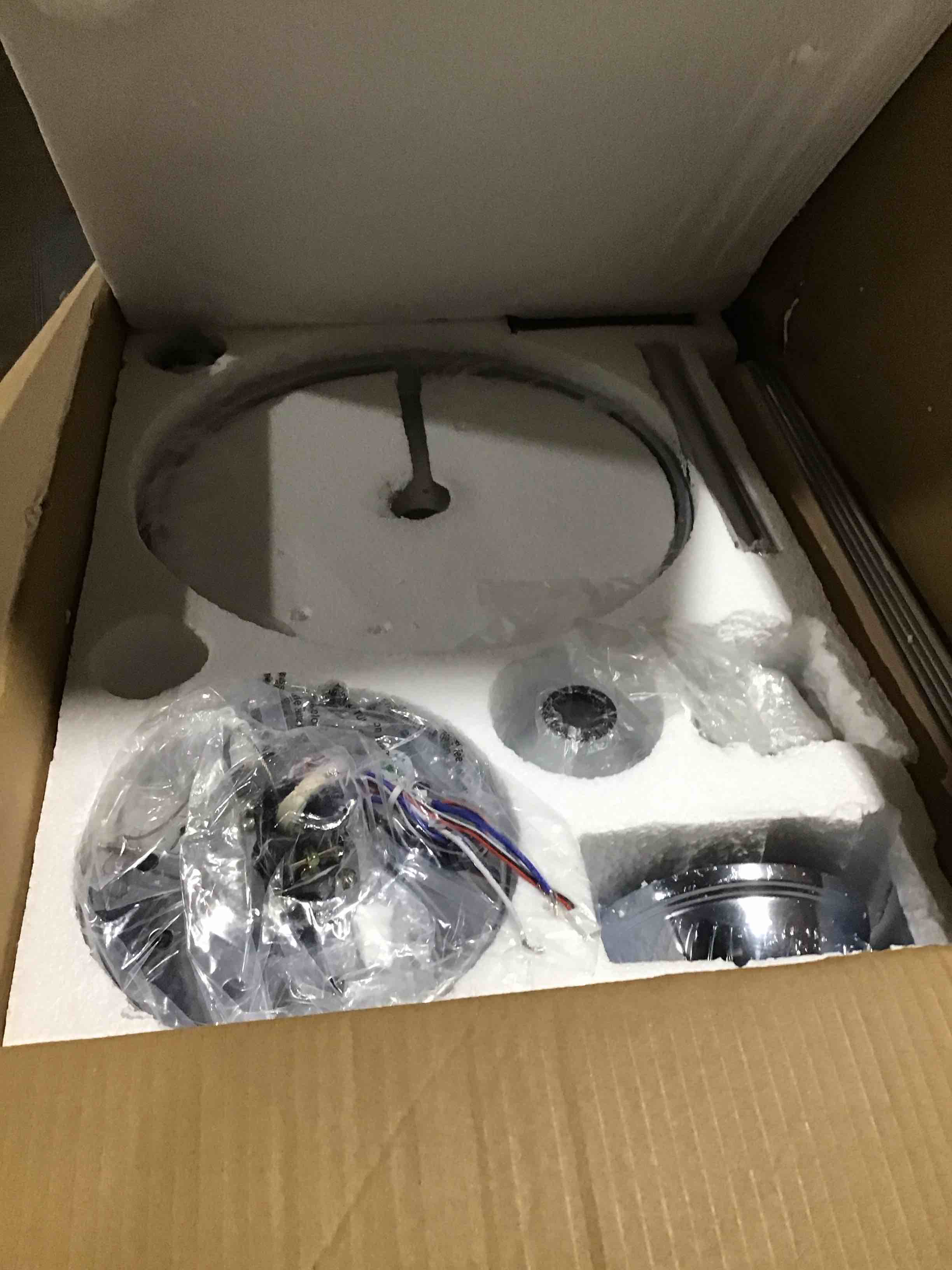 https://s3.amazonaws.com/lotting-images-prod/bidfta/GRA3560653_1751473750084.jpeg