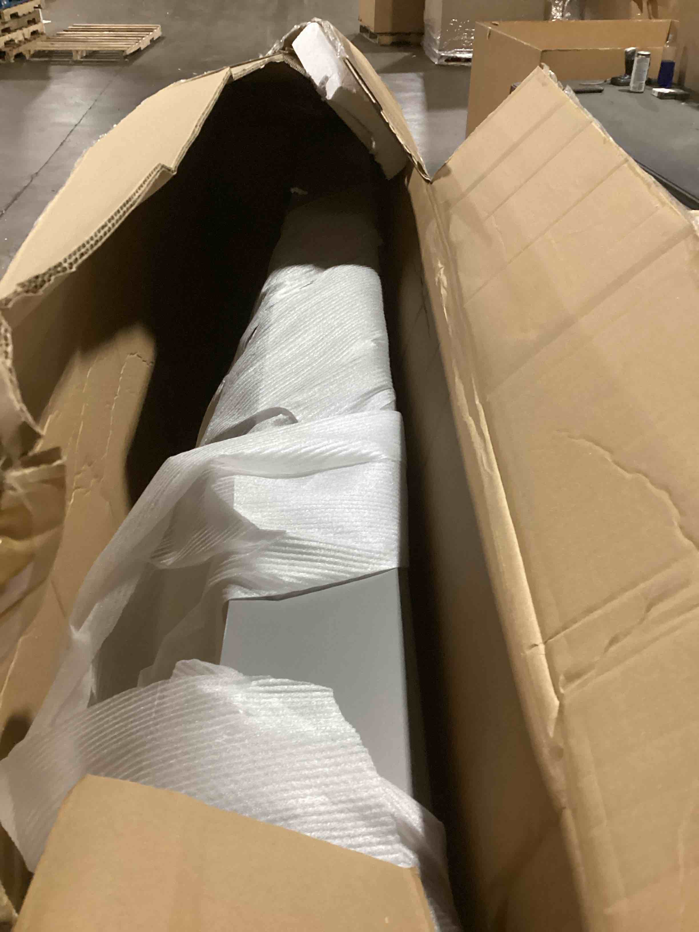 https://s3.amazonaws.com/lotting-images-prod/bidfta/GRA3560703_1751541043346.jpeg