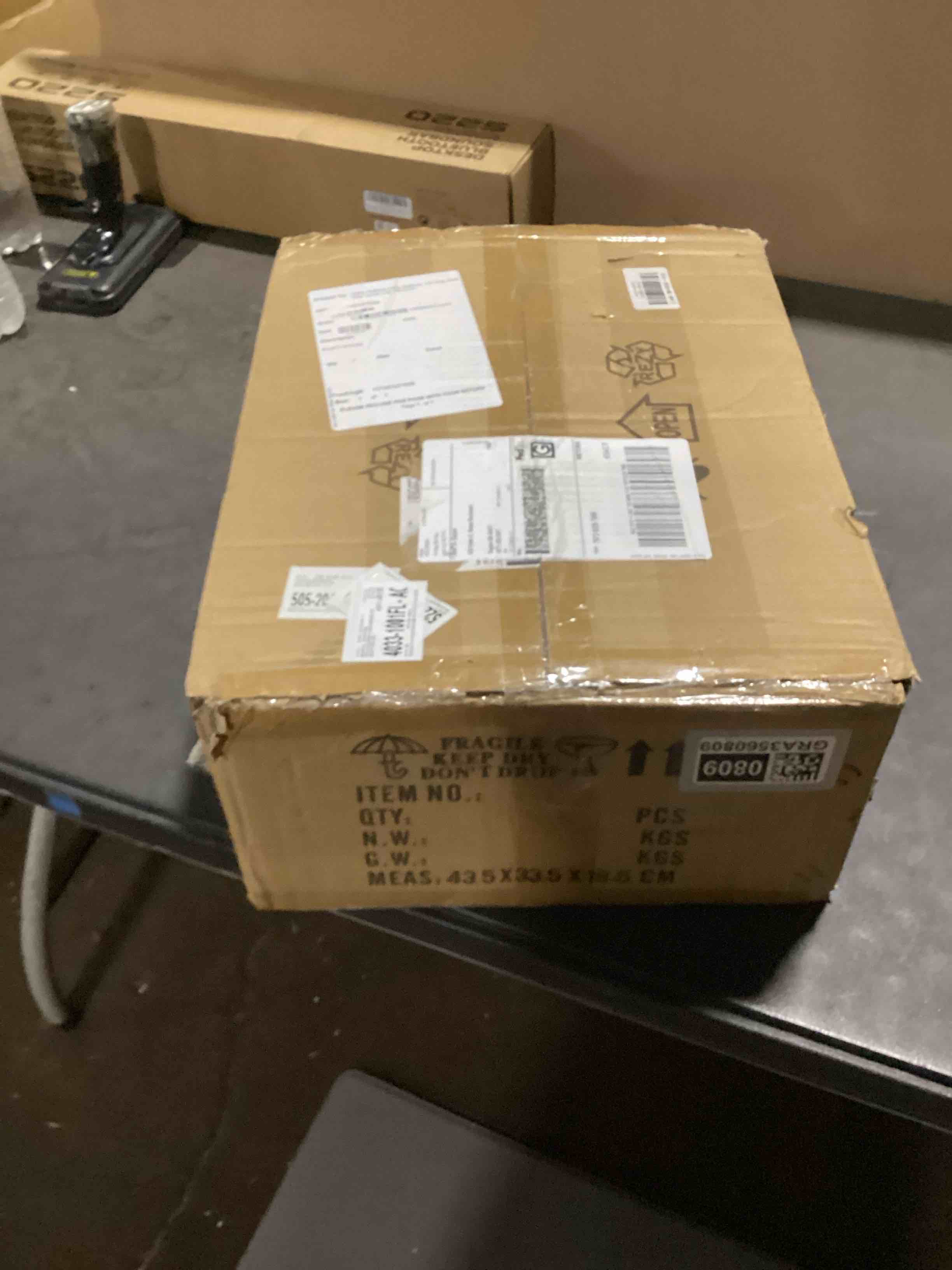 https://s3.amazonaws.com/lotting-images-prod/bidfta/GRA3560809_1751897500566.jpeg