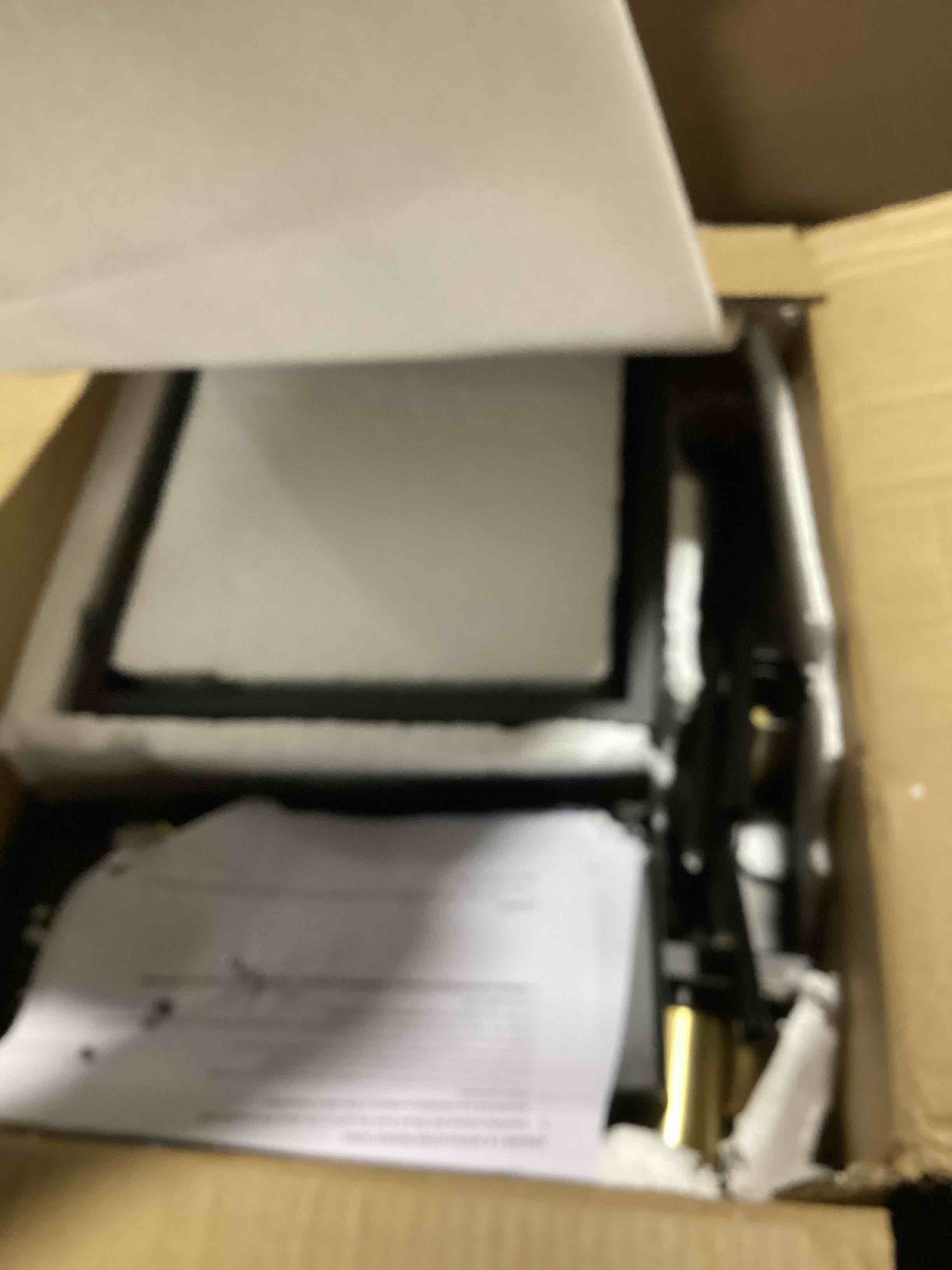 https://s3.amazonaws.com/lotting-images-prod/bidfta/GRA3560809_1751897515859.jpeg